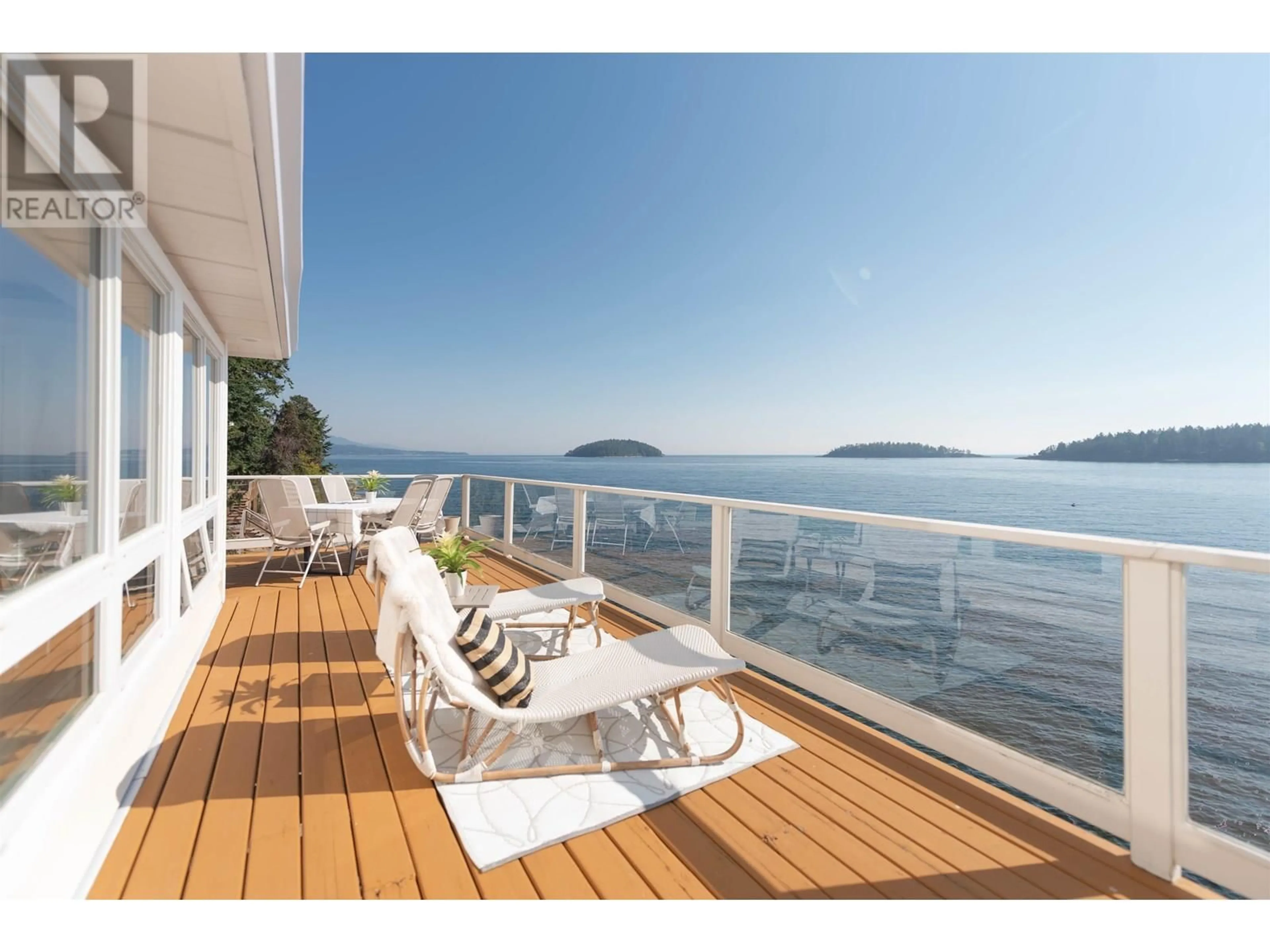 Balcony in the apartment, water/lake/river/ocean view for 6655 SUNSHINE COAST HIGHWAY, Sechelt British Columbia V7Z0M9