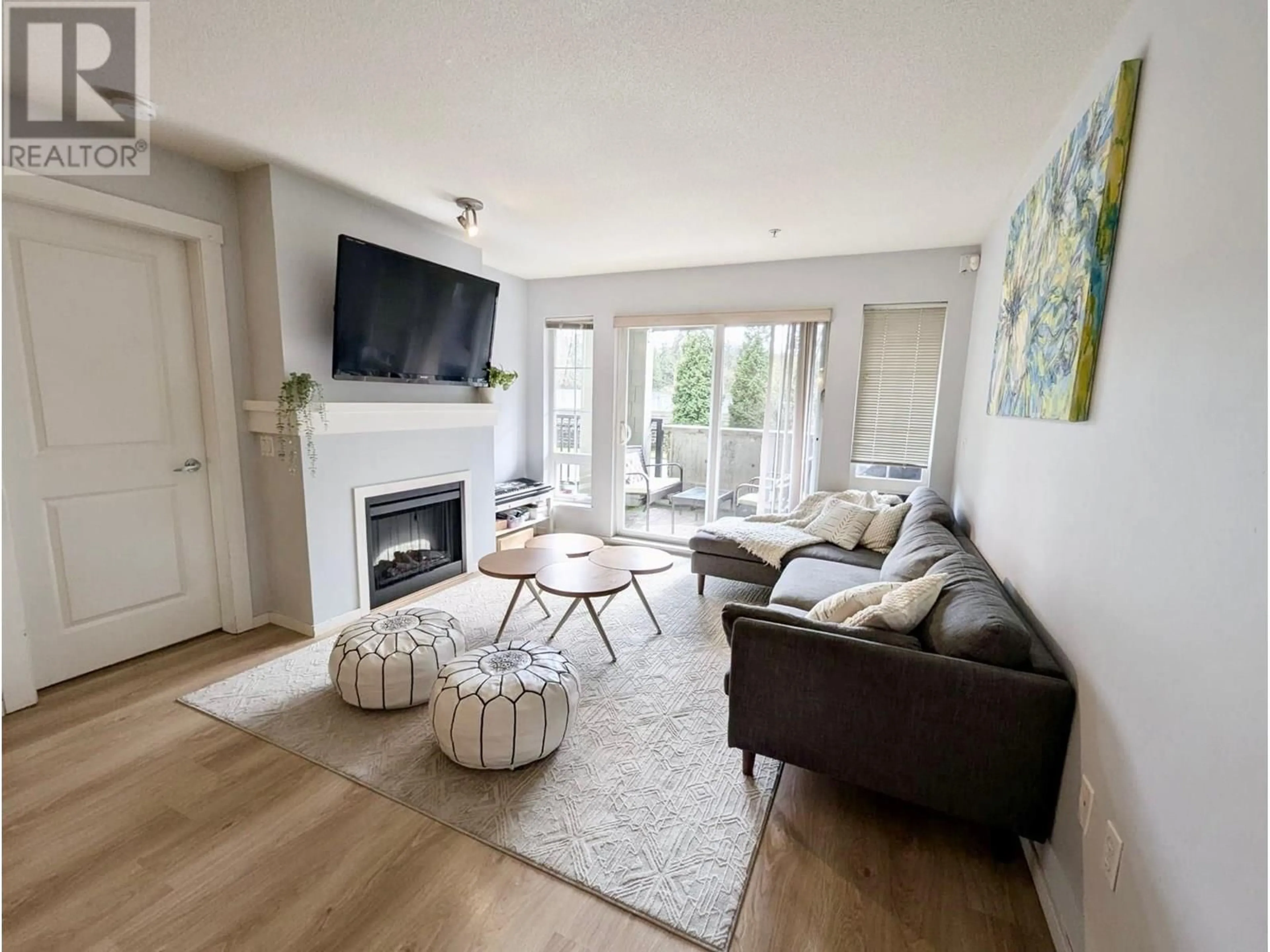 Living room with furniture, unknown for 9233 GOVERNMENT STREET, Burnaby British Columbia V3N0A3