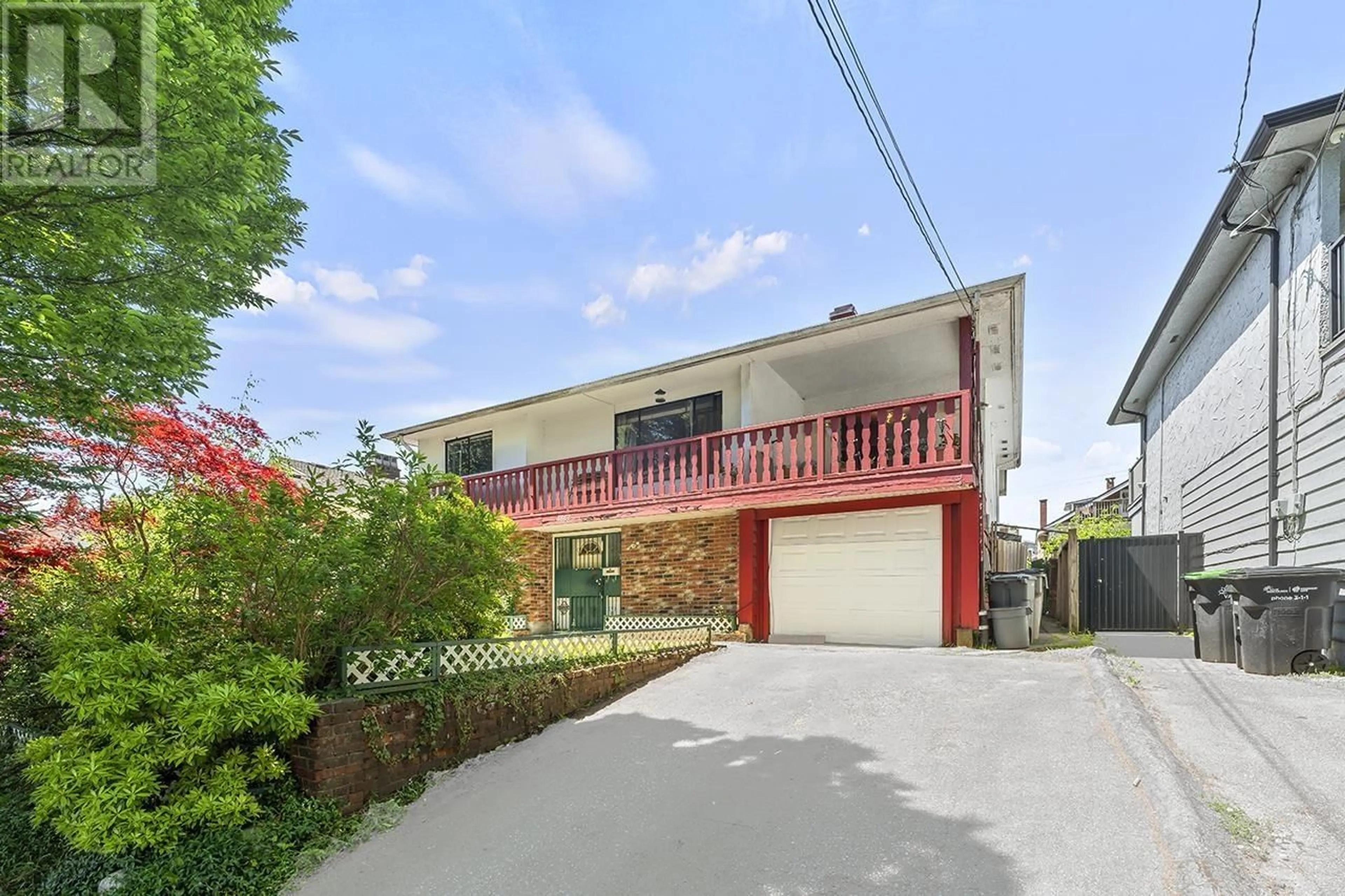 A pic from outside/outdoor area/front of a property/back of a property/a pic from drone, street for 4867 CHATHAM STREET, Vancouver British Columbia V5R3Z1