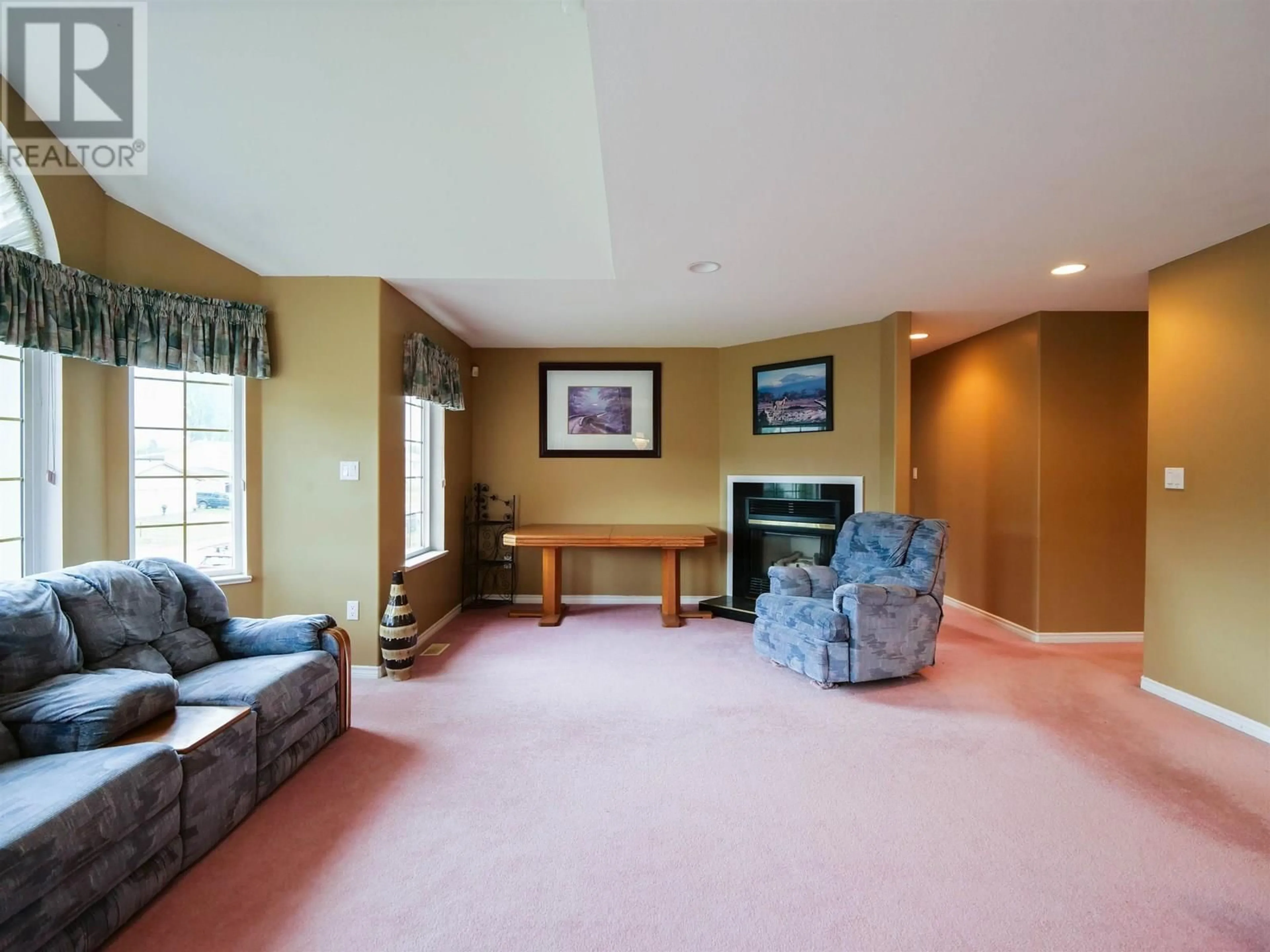 Indoor foyer for 848 ROLPH STREET, Quesnel British Columbia V2J3M1