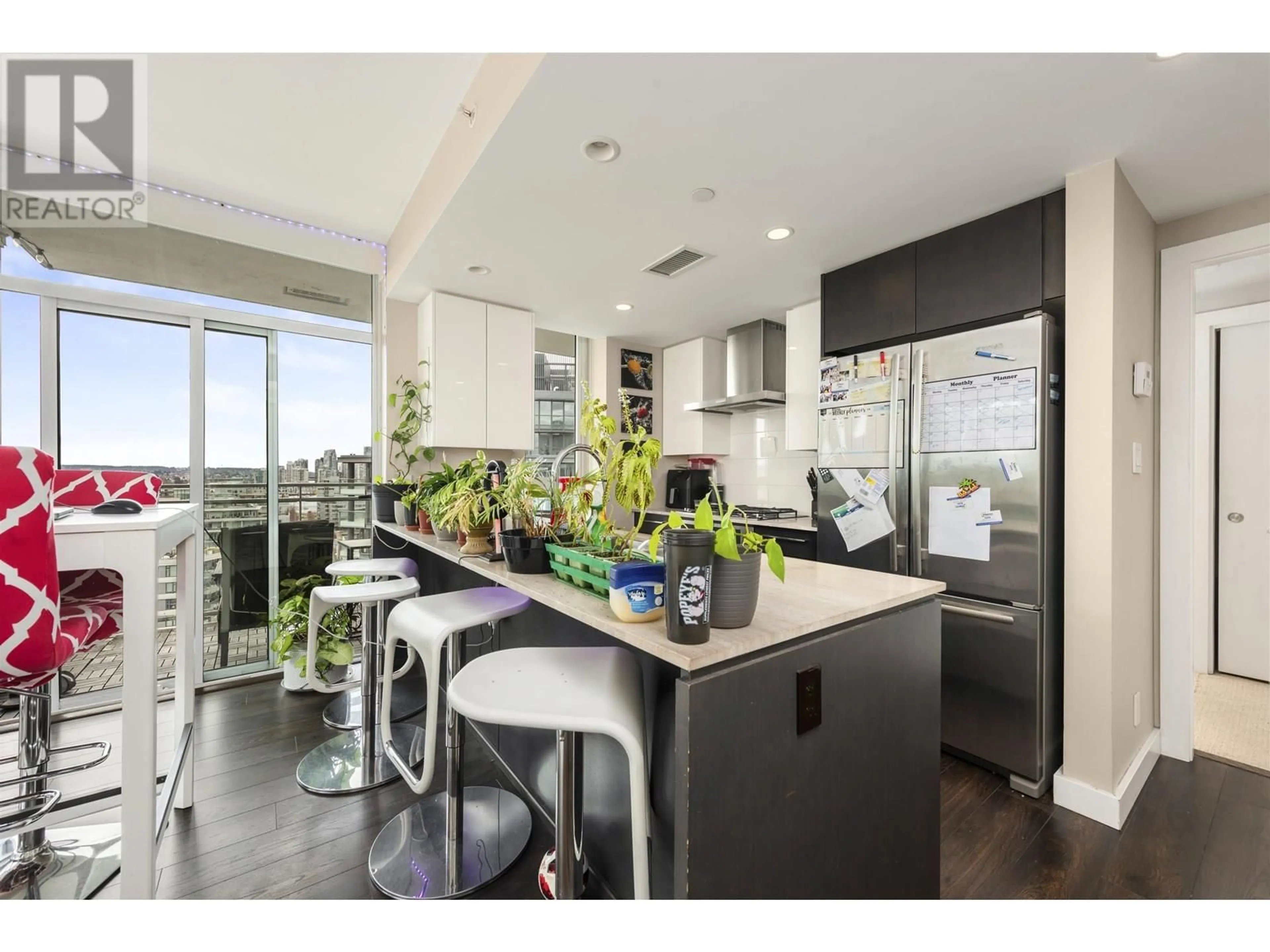 Open concept kitchen, unknown for 2002 - 1618 QUEBEC STREET, Vancouver British Columbia V6A0C5
