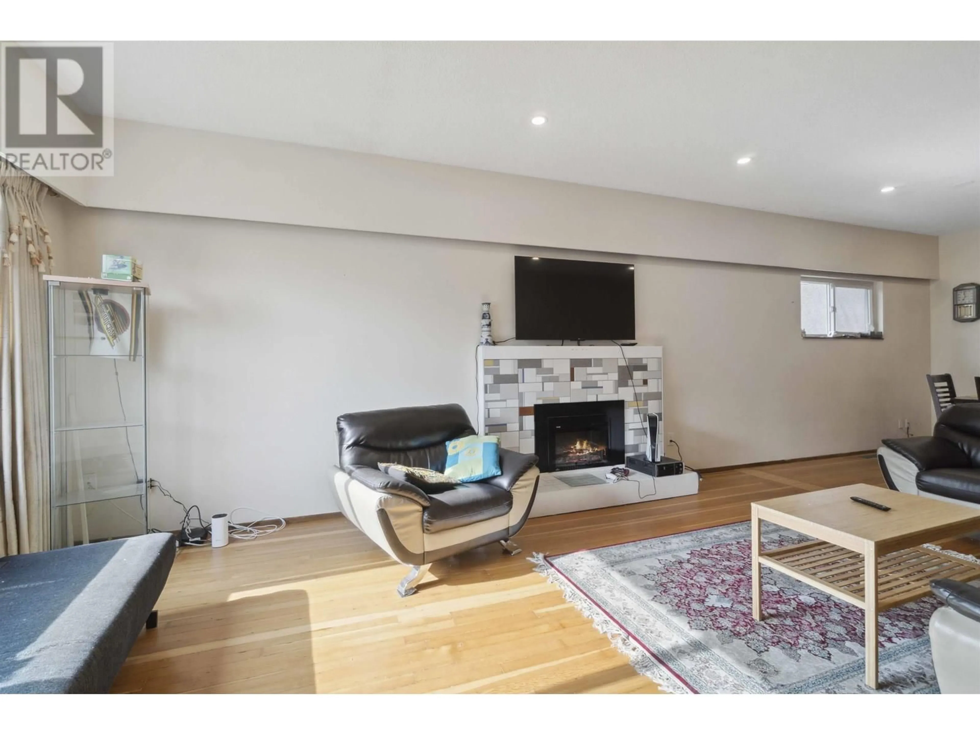 Unknown for 620 SLOCAN STREET, Vancouver British Columbia V5K3X7