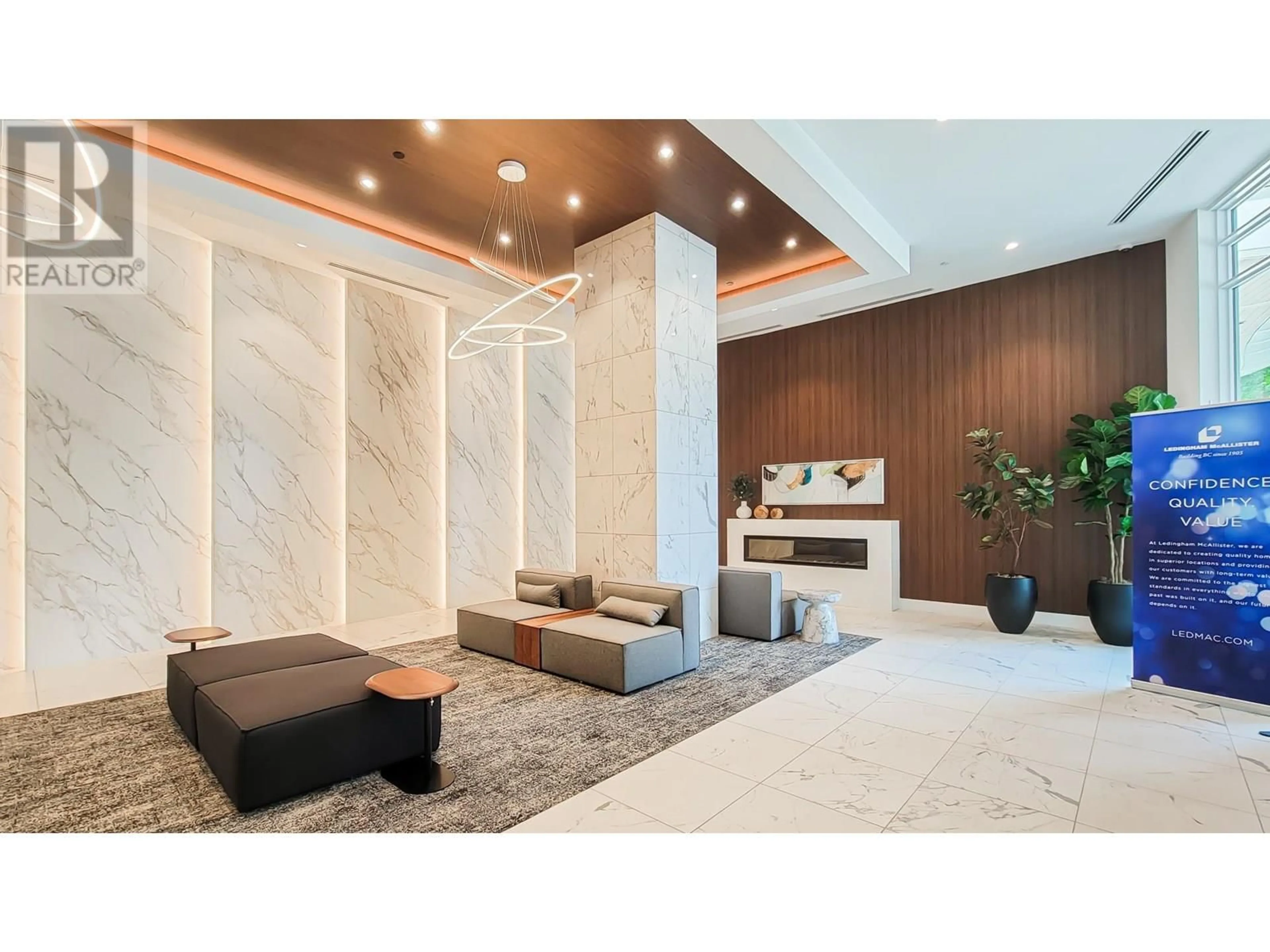 Lobby for 2106 - 518 CLARKE ROAD, Coquitlam British Columbia V3J0S7