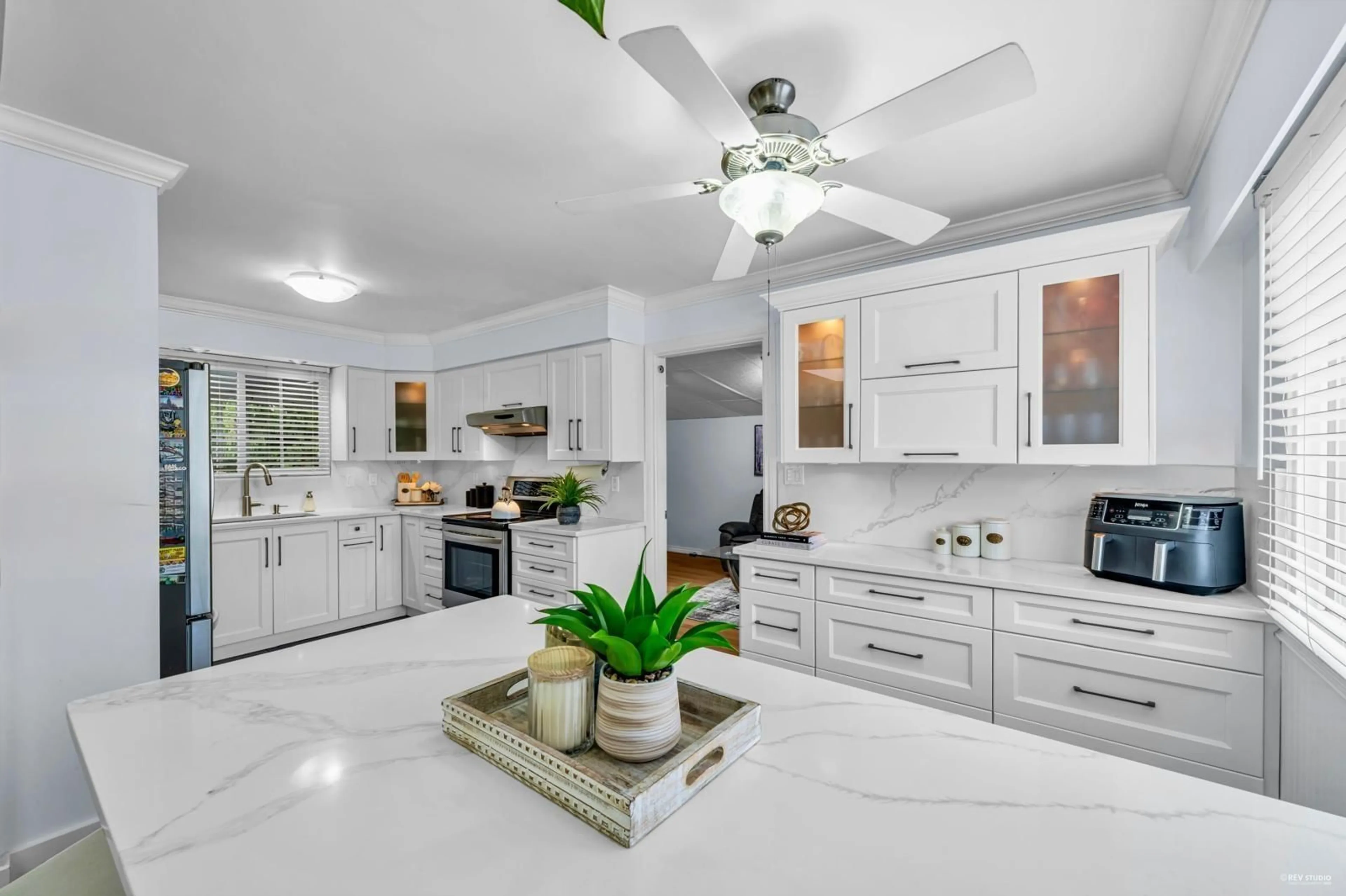 Open concept kitchen, ceramic/tile floor for 11022 SHELLEY, Delta British Columbia V4E1G5