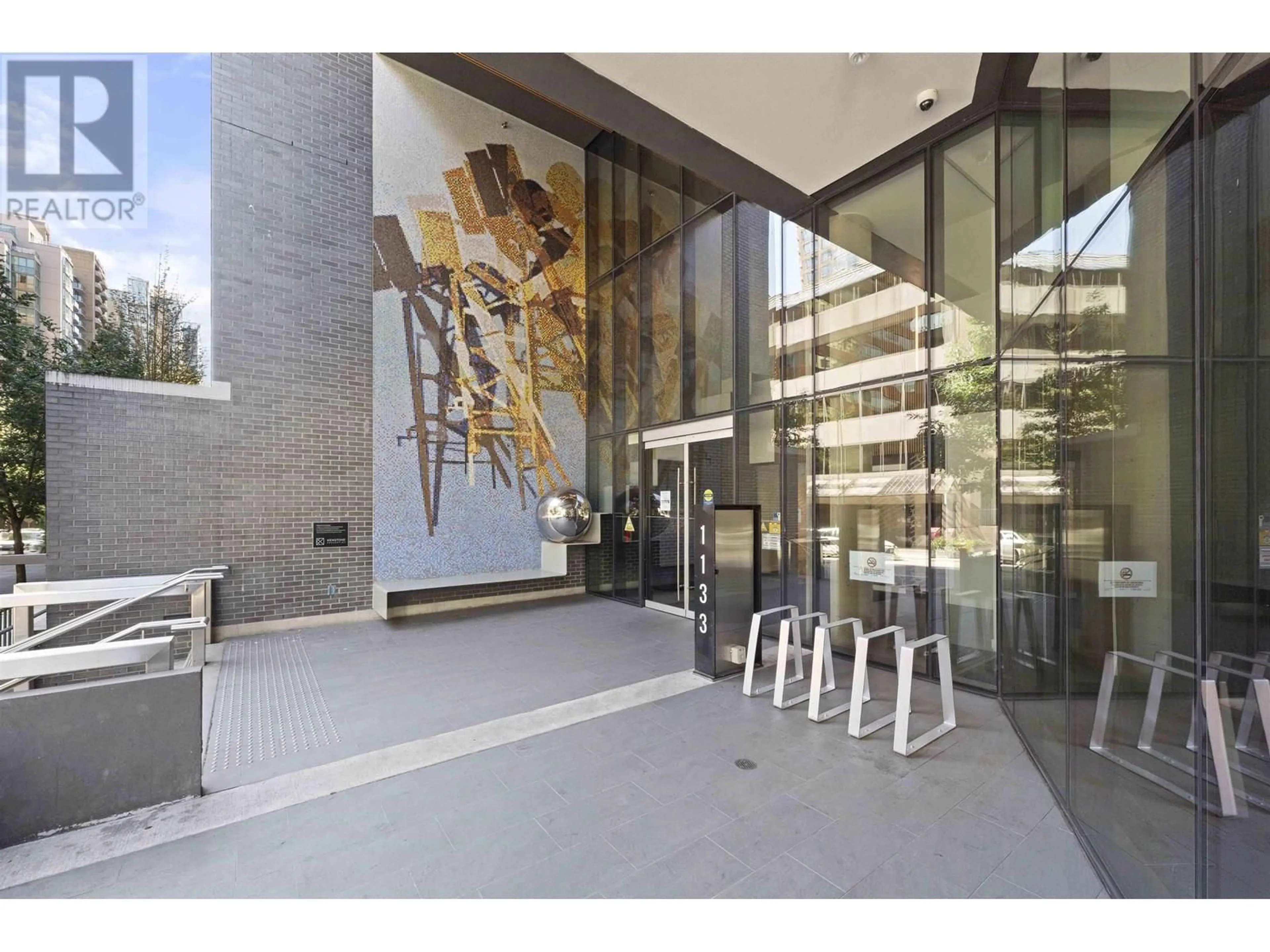 Indoor foyer for 2103 - 1133 HORNBY STREET, Vancouver British Columbia V6Z1W1