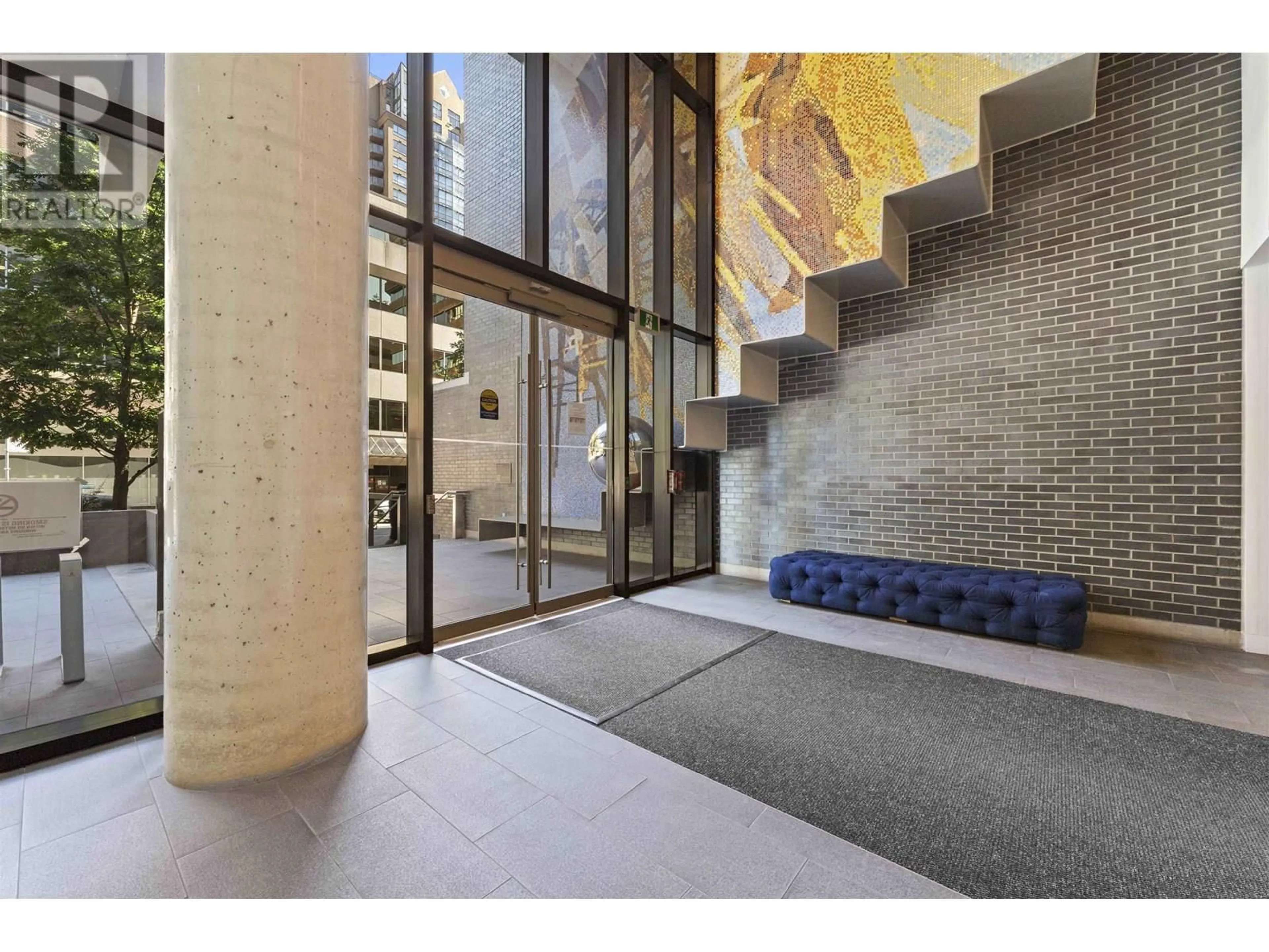 Indoor foyer for 2103 - 1133 HORNBY STREET, Vancouver British Columbia V6Z1W1