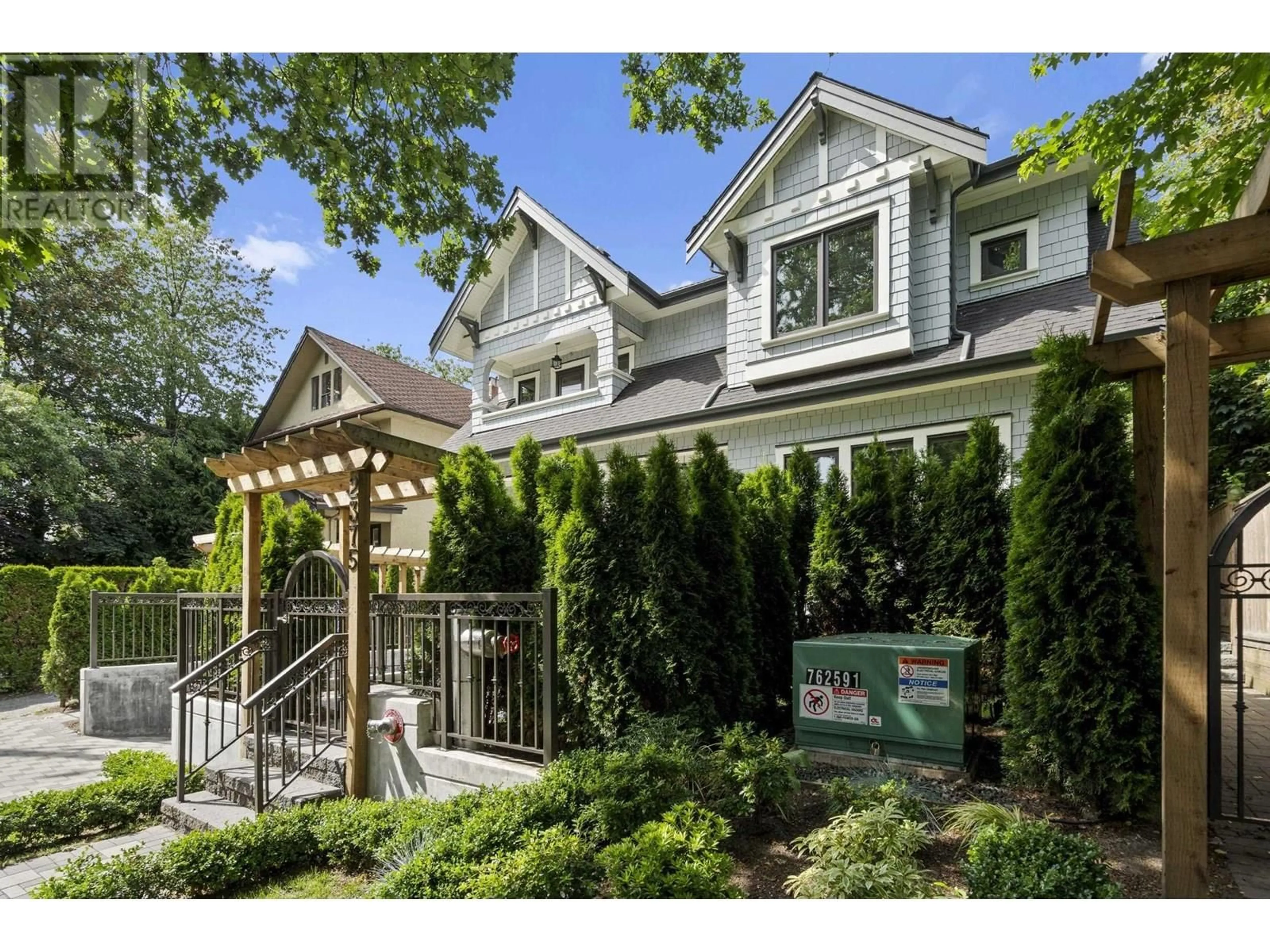 Unknown for 2377 7TH AVENUE, Vancouver British Columbia V6K1Y4