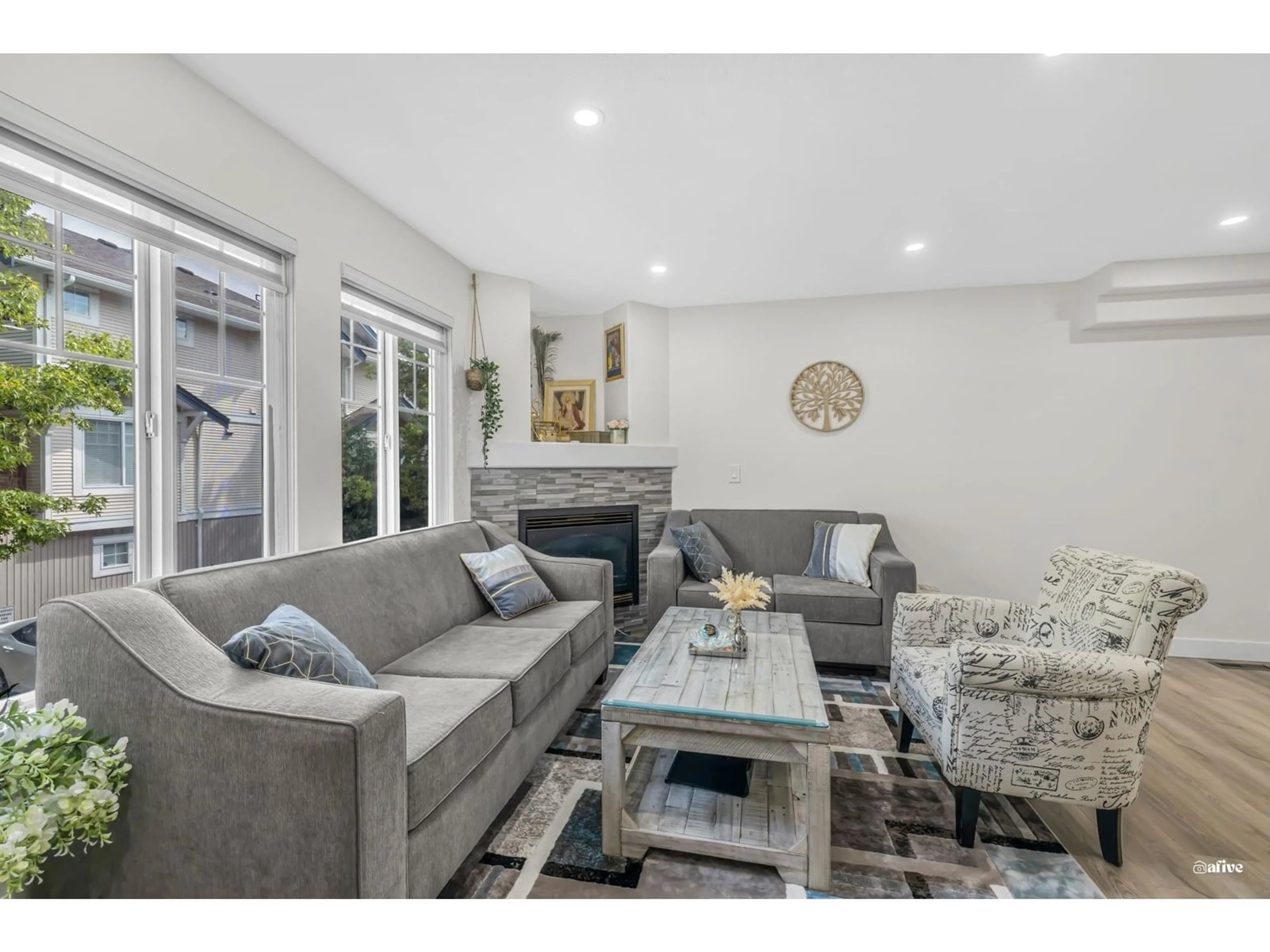 Living room with furniture, unknown for 41 - 6533 121, Surrey British Columbia V3W1M5