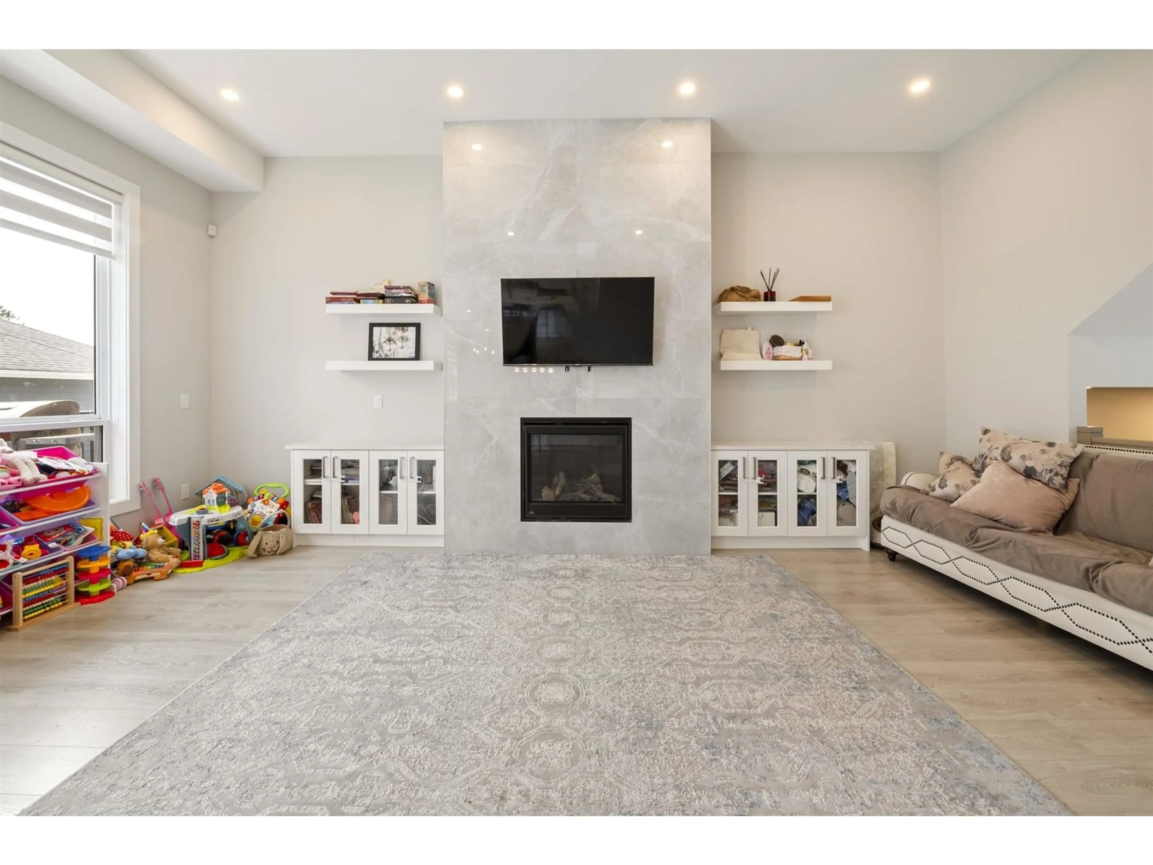 Home theater for 36 - 4127 OLD CLAYBURN, Abbotsford British Columbia V3G1L5
