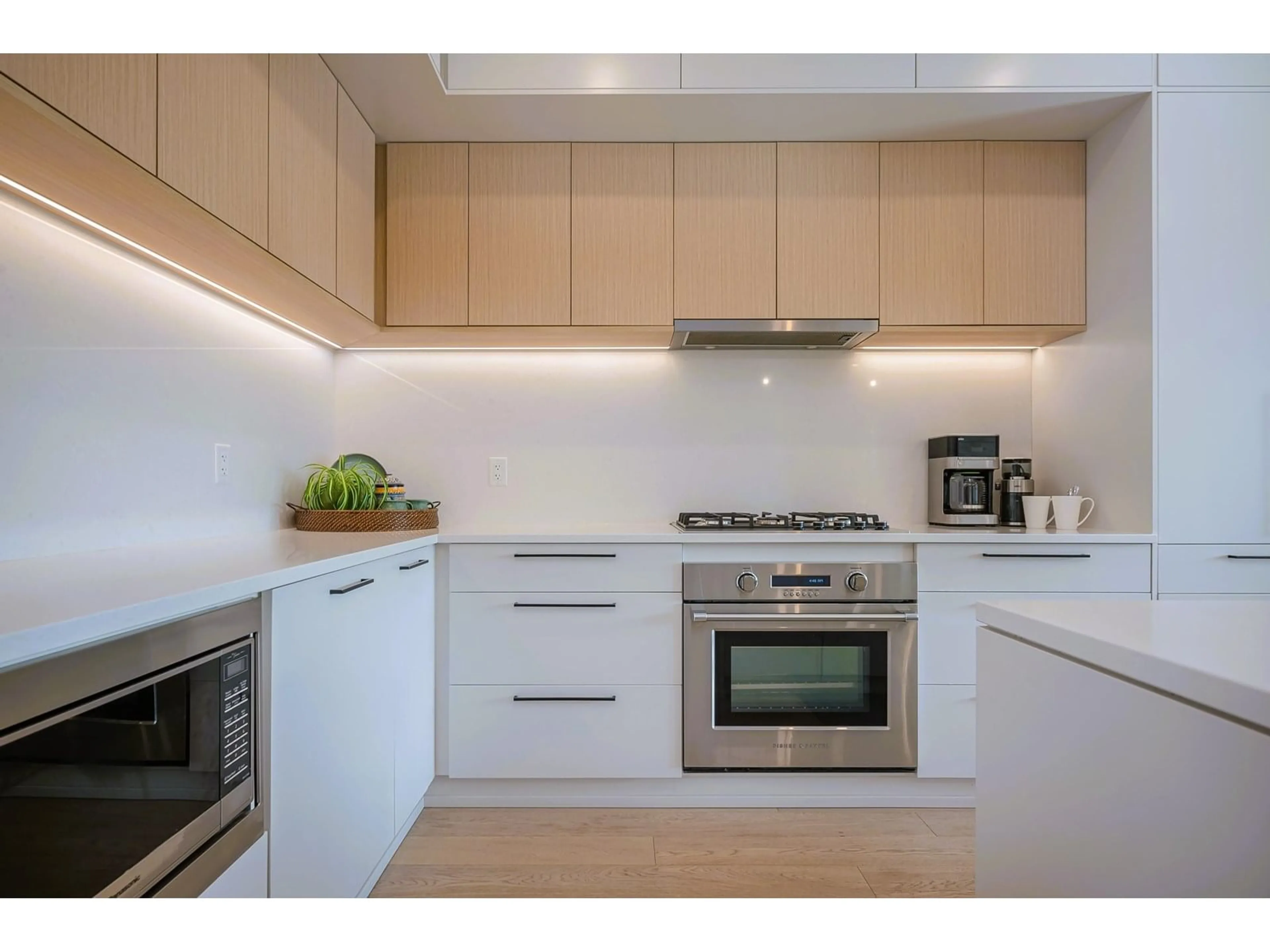 Standard kitchen, unknown for 507 - 20416 PARK, Langley British Columbia V3A0N2