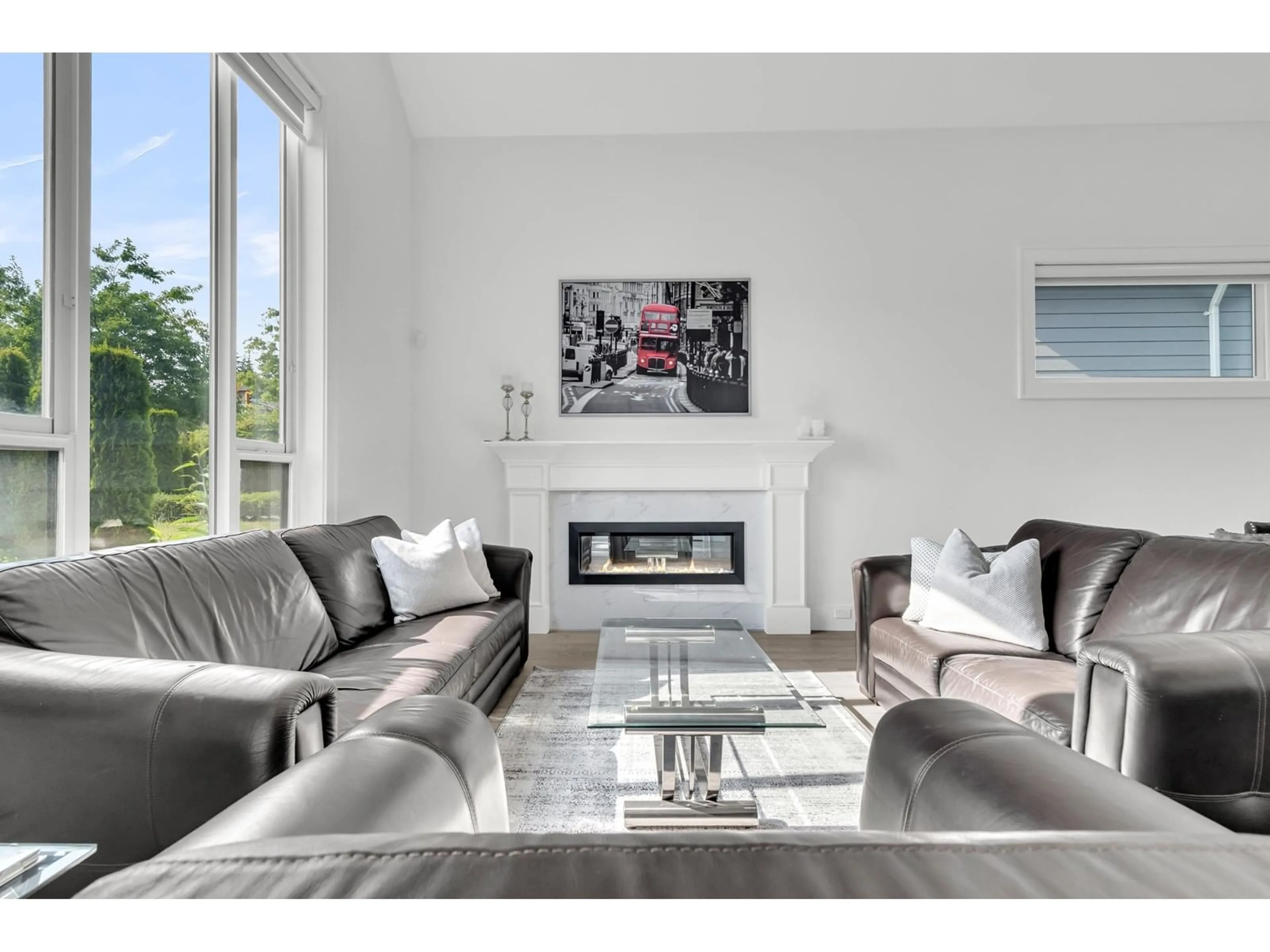 Living room with furniture, unknown for 5804 152ND, Surrey British Columbia V3S3K2