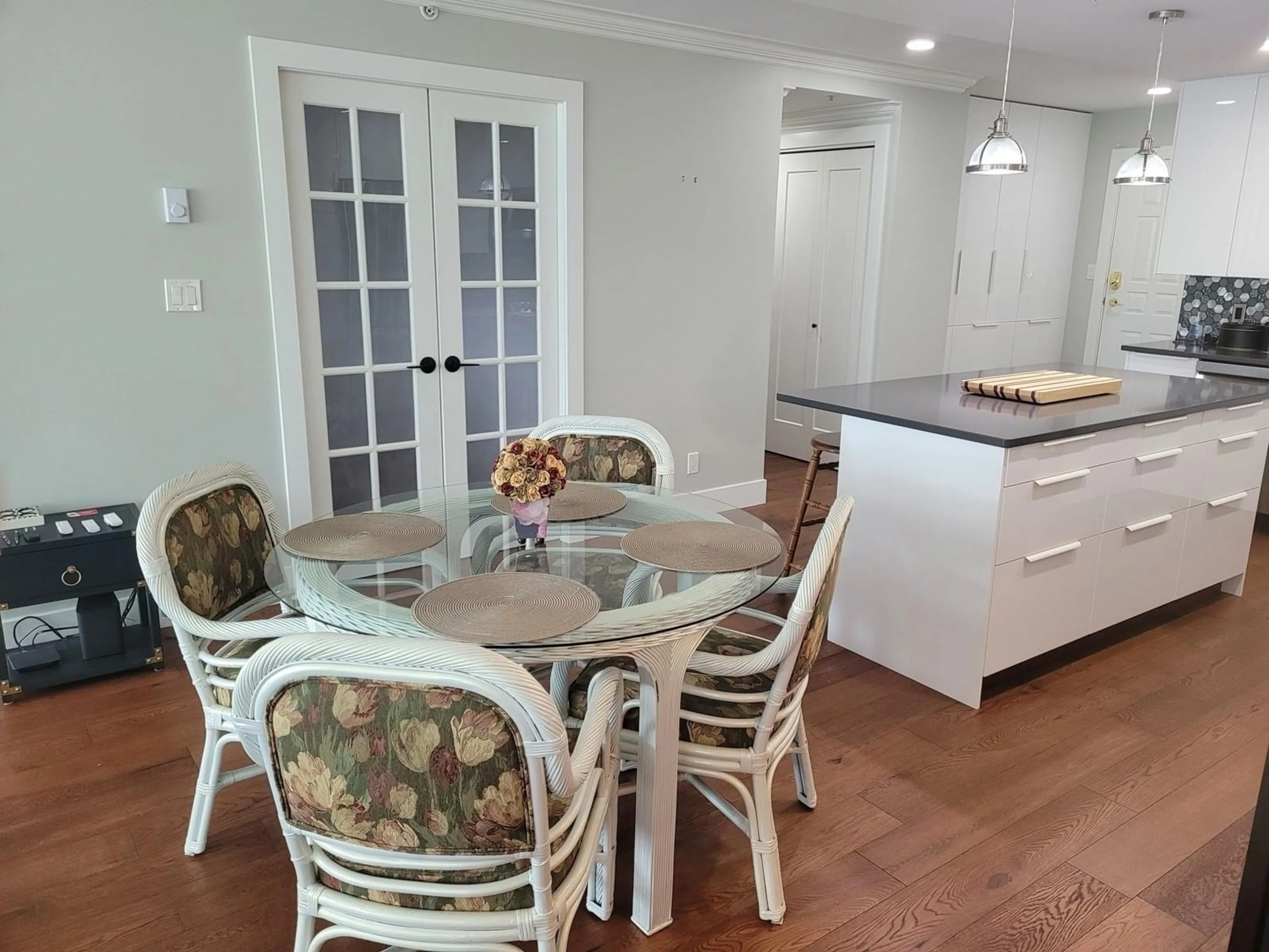 Dining room, wood/laminate floor for 1505 - 3150 GLADWIN, Abbotsford British Columbia V2T5S9