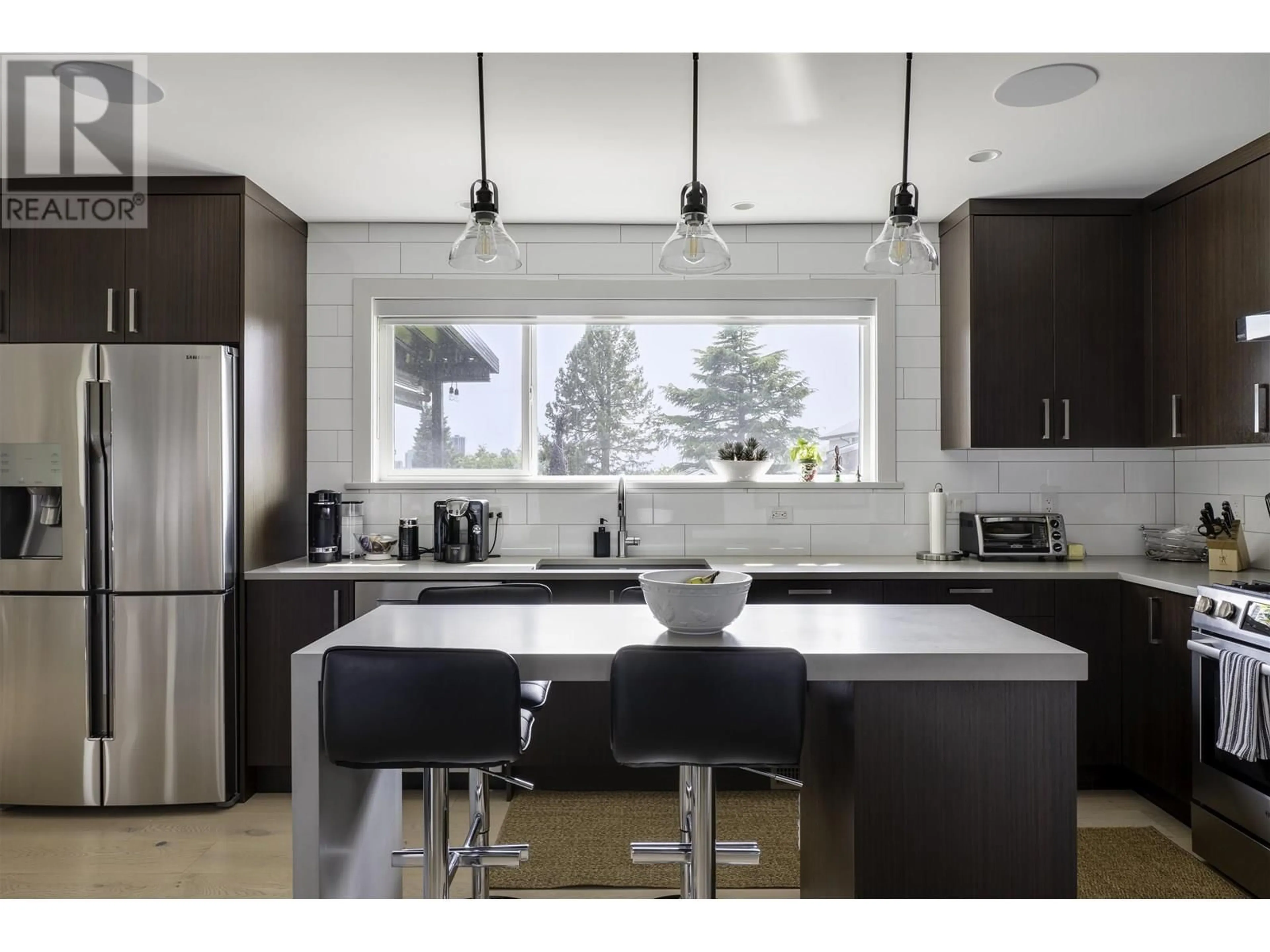 Contemporary kitchen, unknown for 818 MASSEY STREET, New Westminster British Columbia V3L4S9