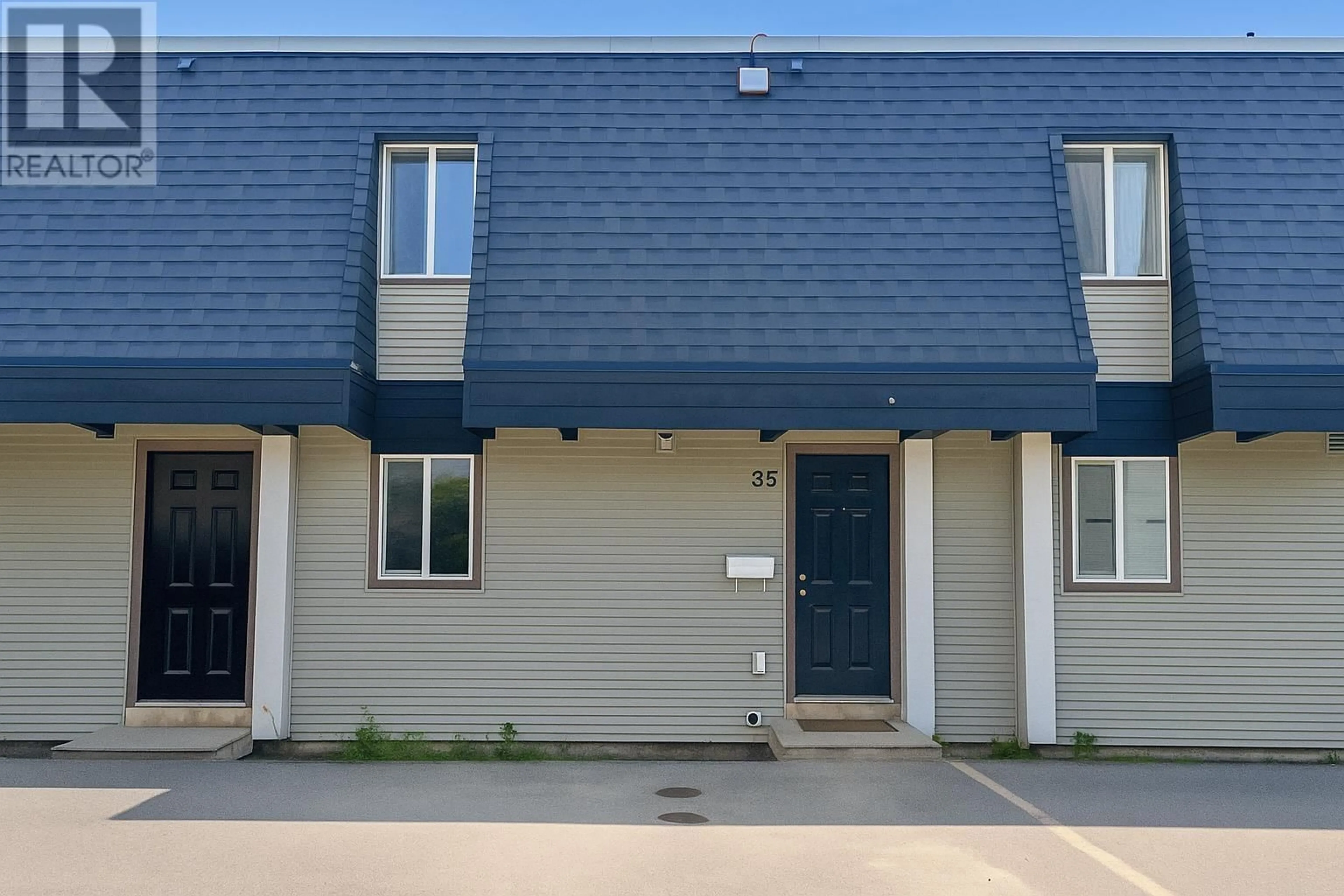Home with vinyl exterior material, street for 35 - 605 CARSON DRIVE, Williams Lake British Columbia V2G1T1