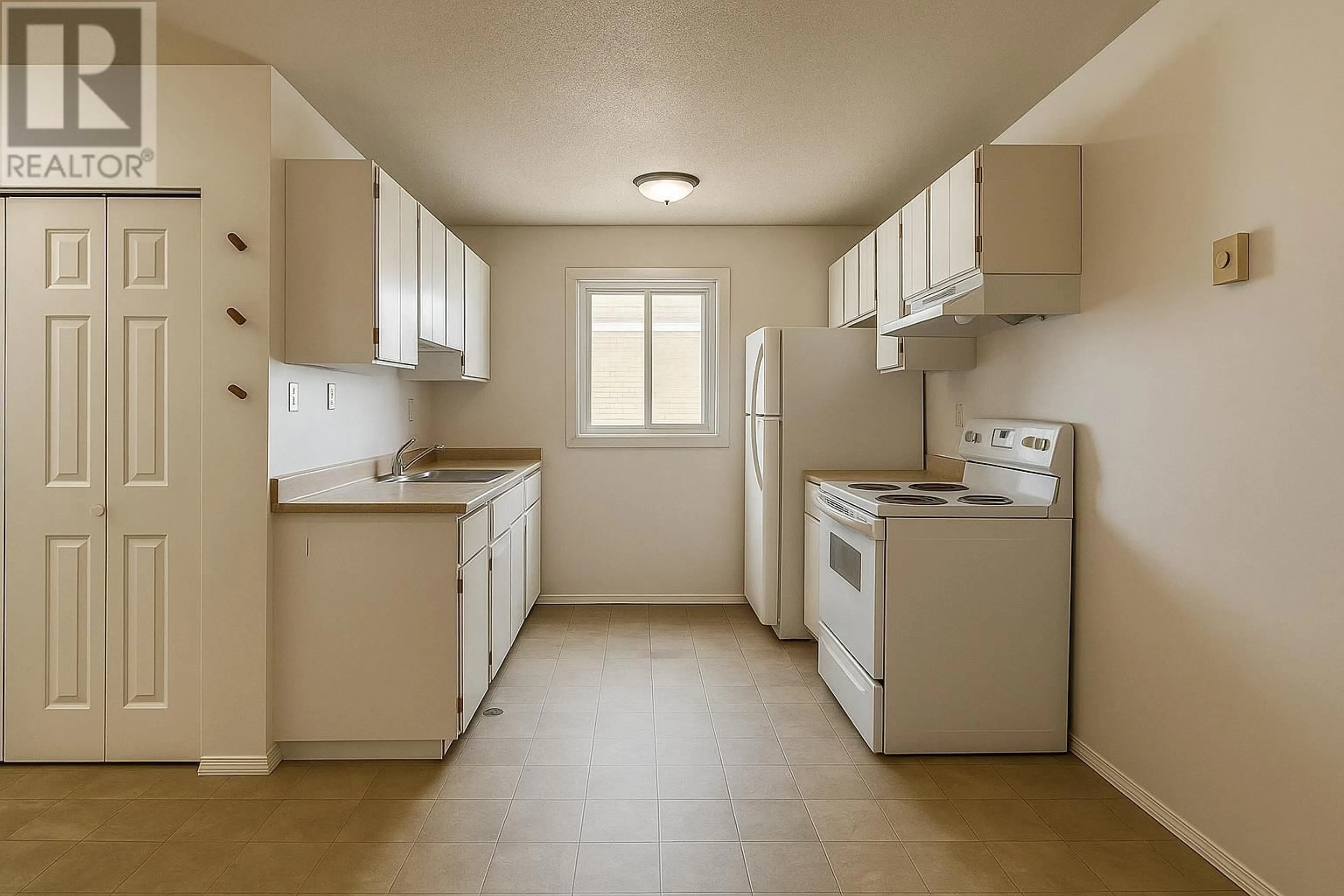 Standard kitchen, unknown for 35 - 605 CARSON DRIVE, Williams Lake British Columbia V2G1T1