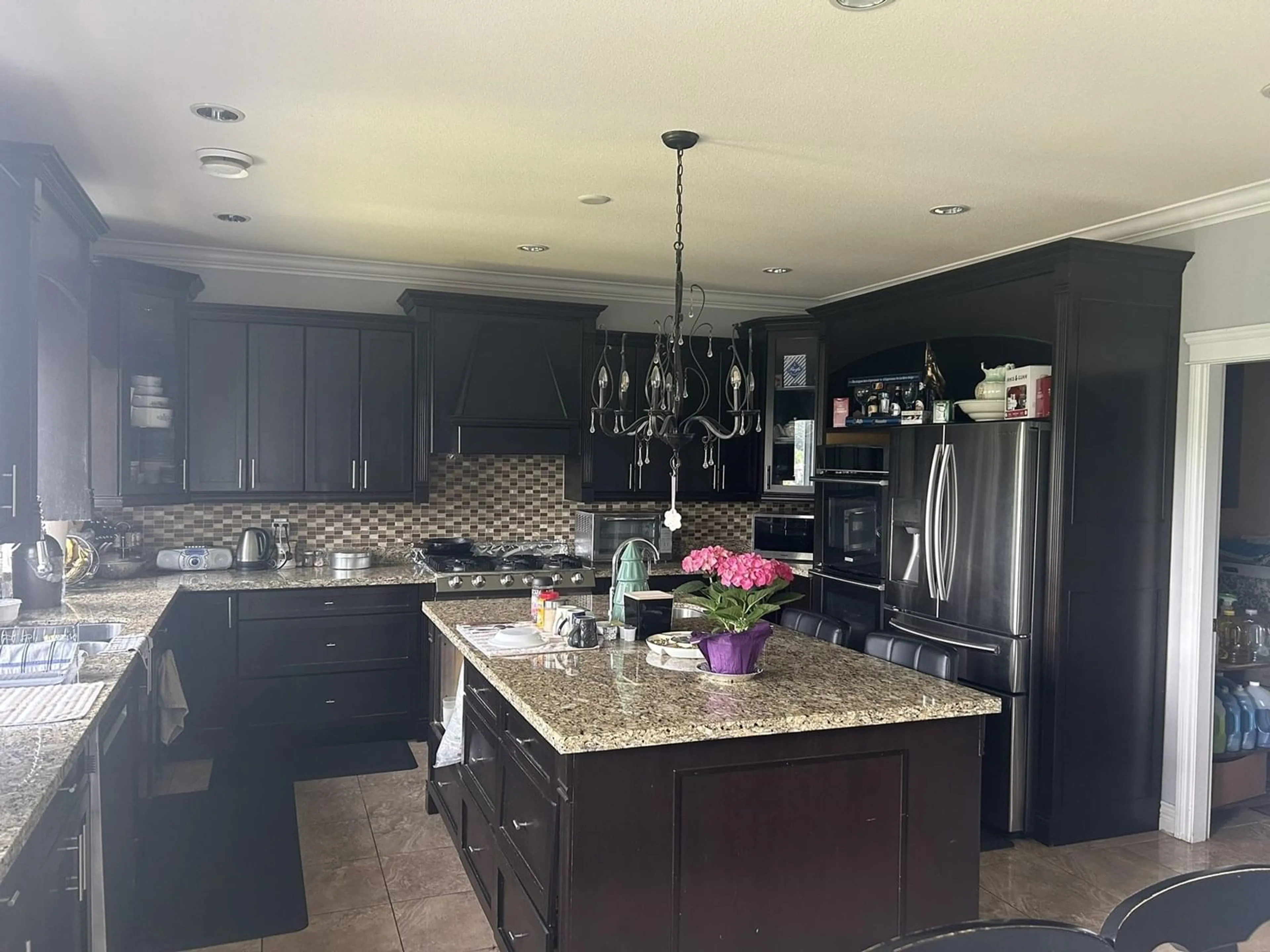 Open concept kitchen, ceramic/tile floor for 5133 CECIL RIDGE PLACE, Chilliwack British Columbia V2R6A1