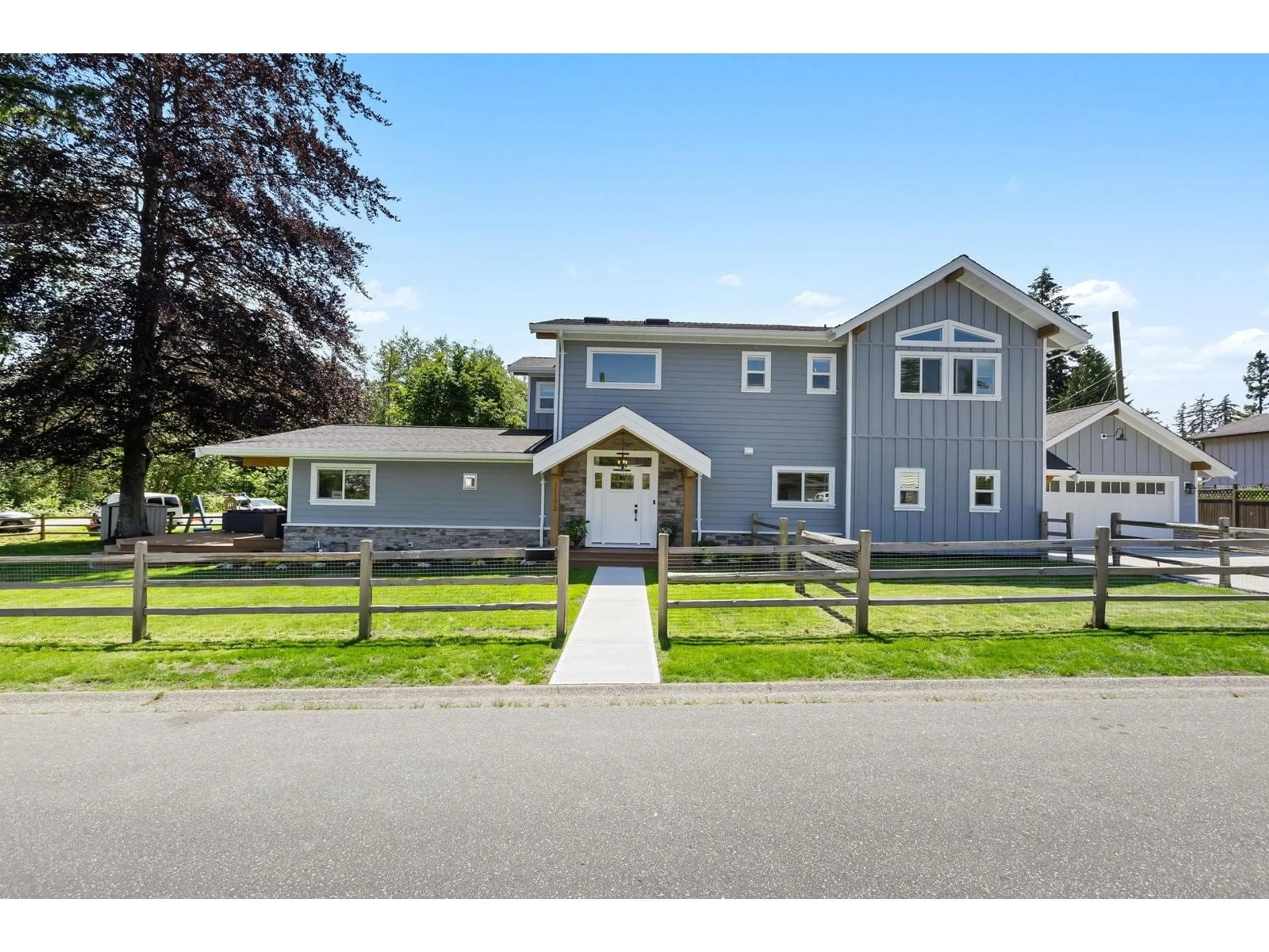 Home with vinyl exterior material, street for 11173 CALEDONIA, Surrey British Columbia V3R3N5