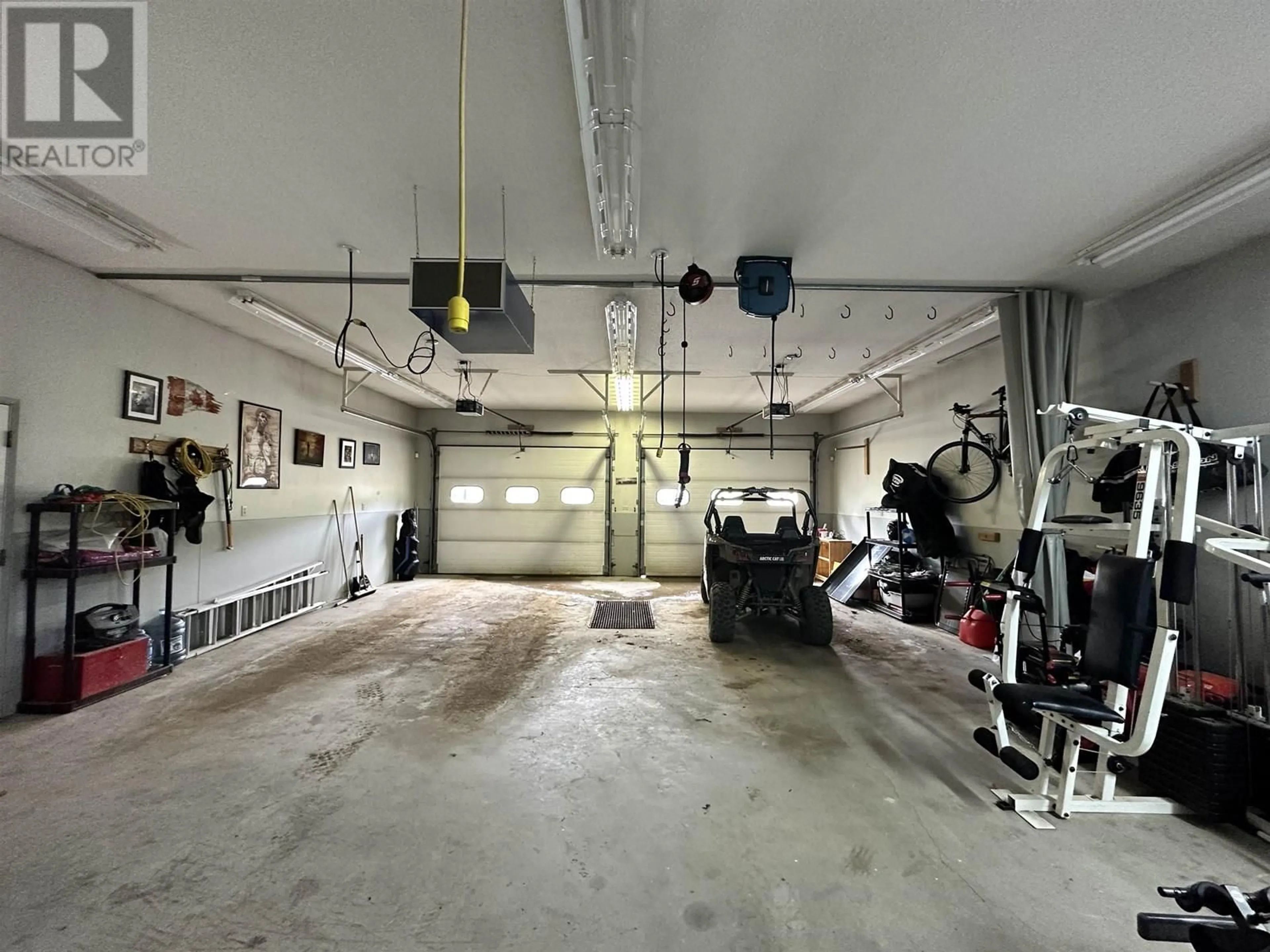 Indoor garage for 5516 MINNAKER CRESCENT, Fort Nelson British Columbia V0C1R0