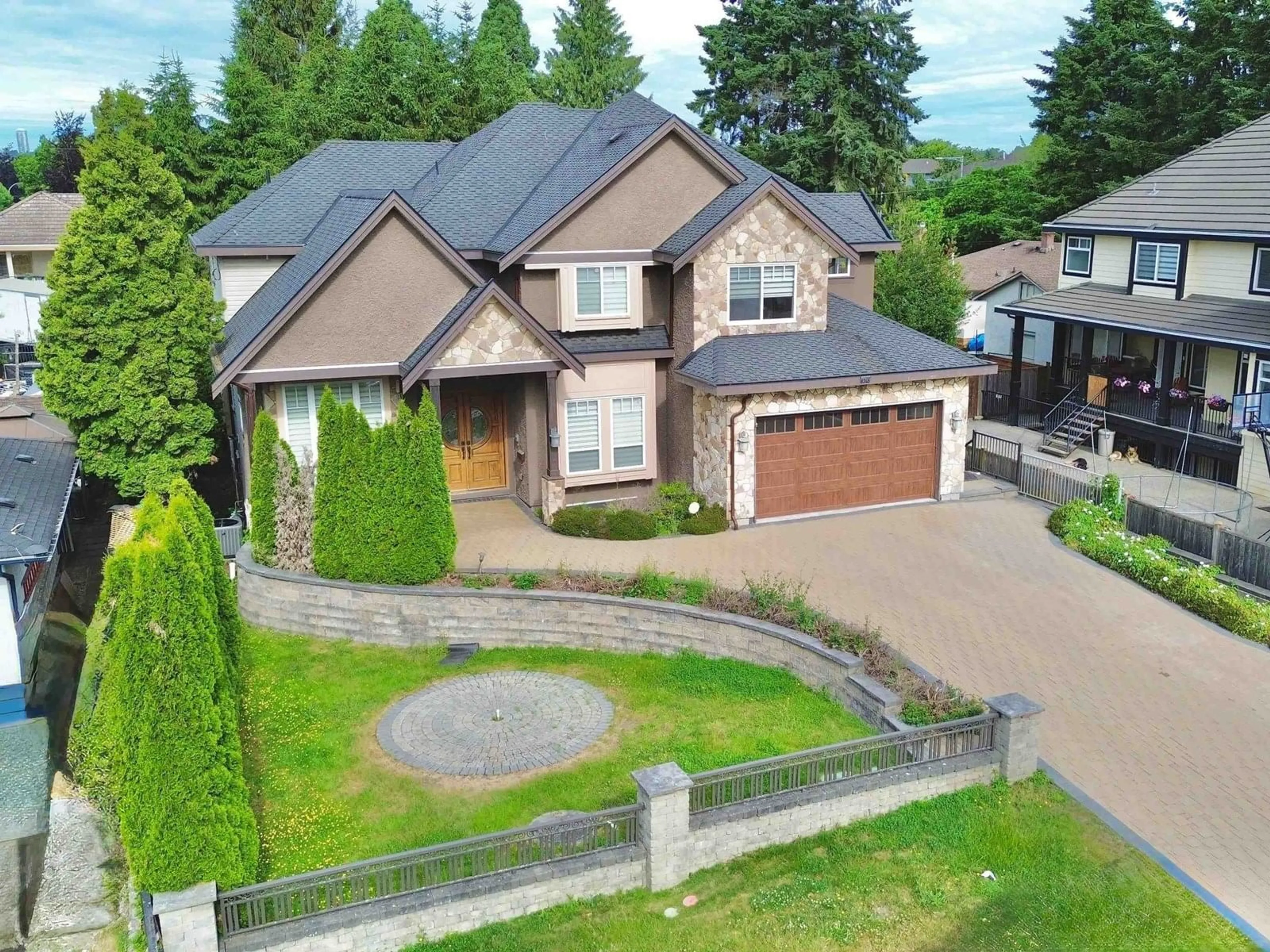 A pic from outside/outdoor area/front of a property/back of a property/a pic from drone, street for 8245 144A, Surrey British Columbia V3S2X9