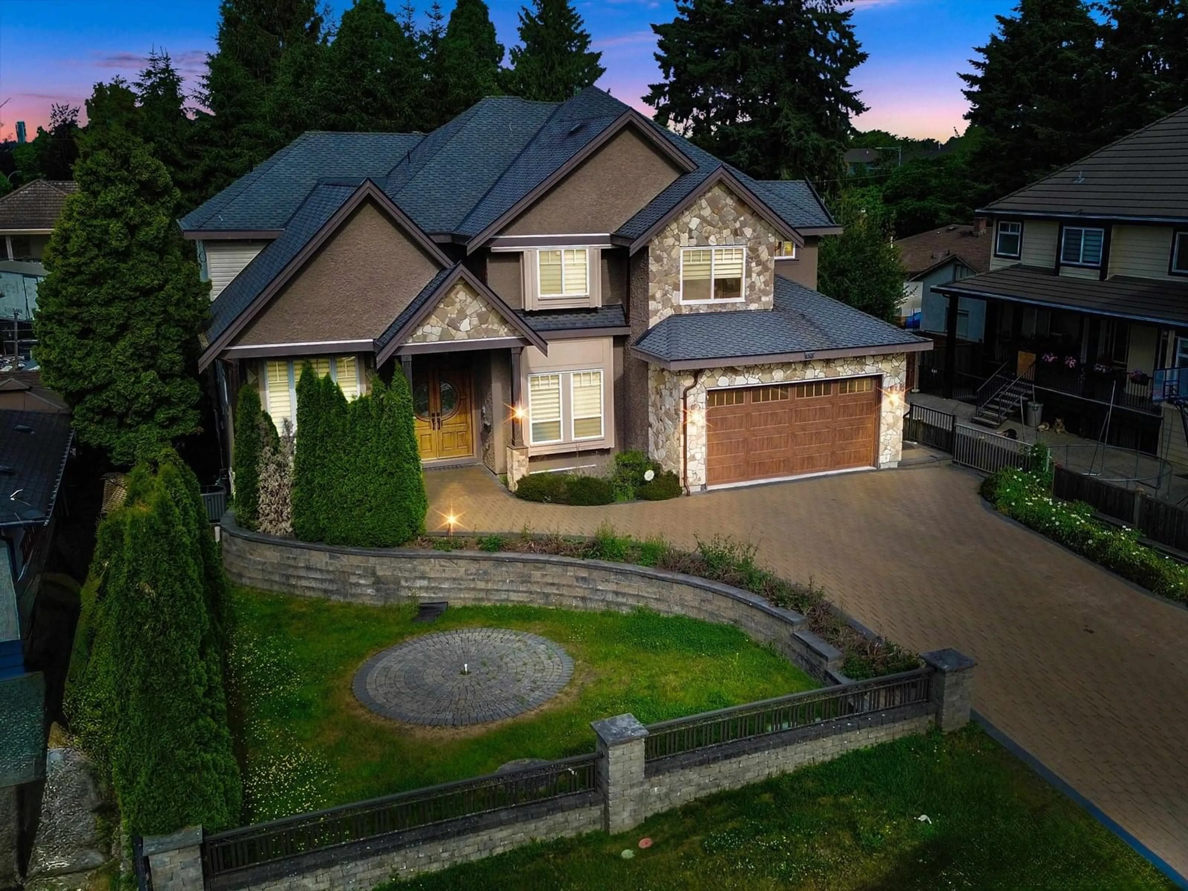 A pic from outside/outdoor area/front of a property/back of a property/a pic from drone, street for 8245 144A, Surrey British Columbia V3S2X9