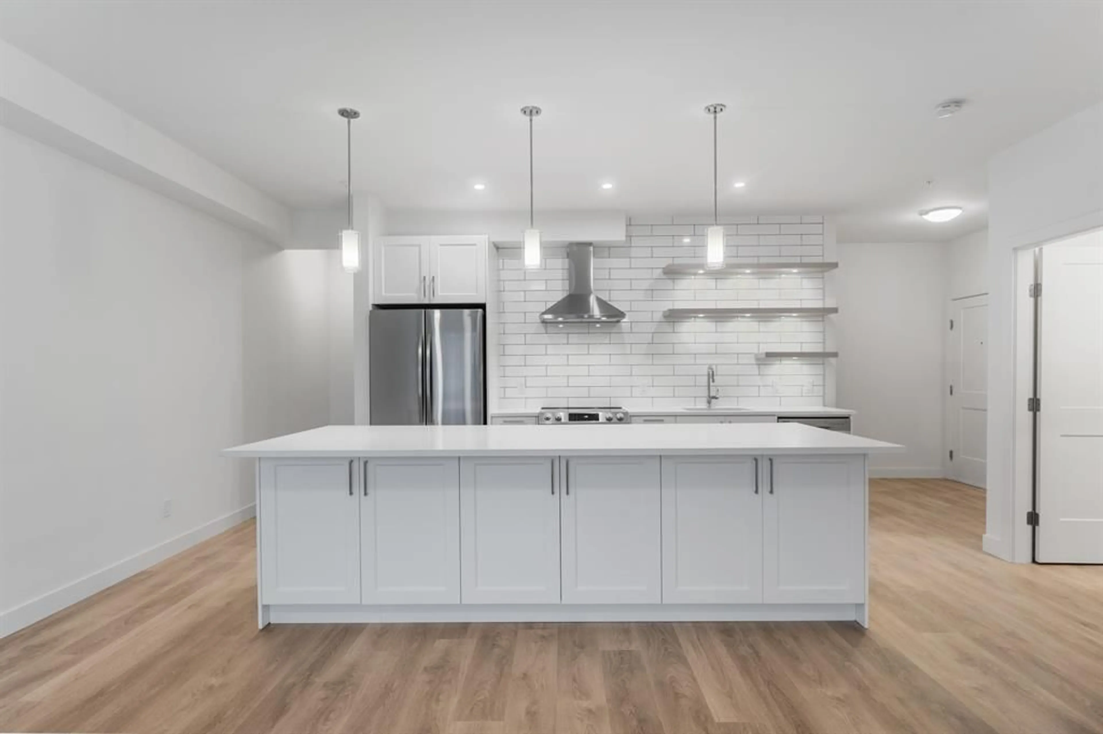 Open concept kitchen, unknown for 15 - 1419 MCCALLUM, Abbotsford British Columbia V2S0N1
