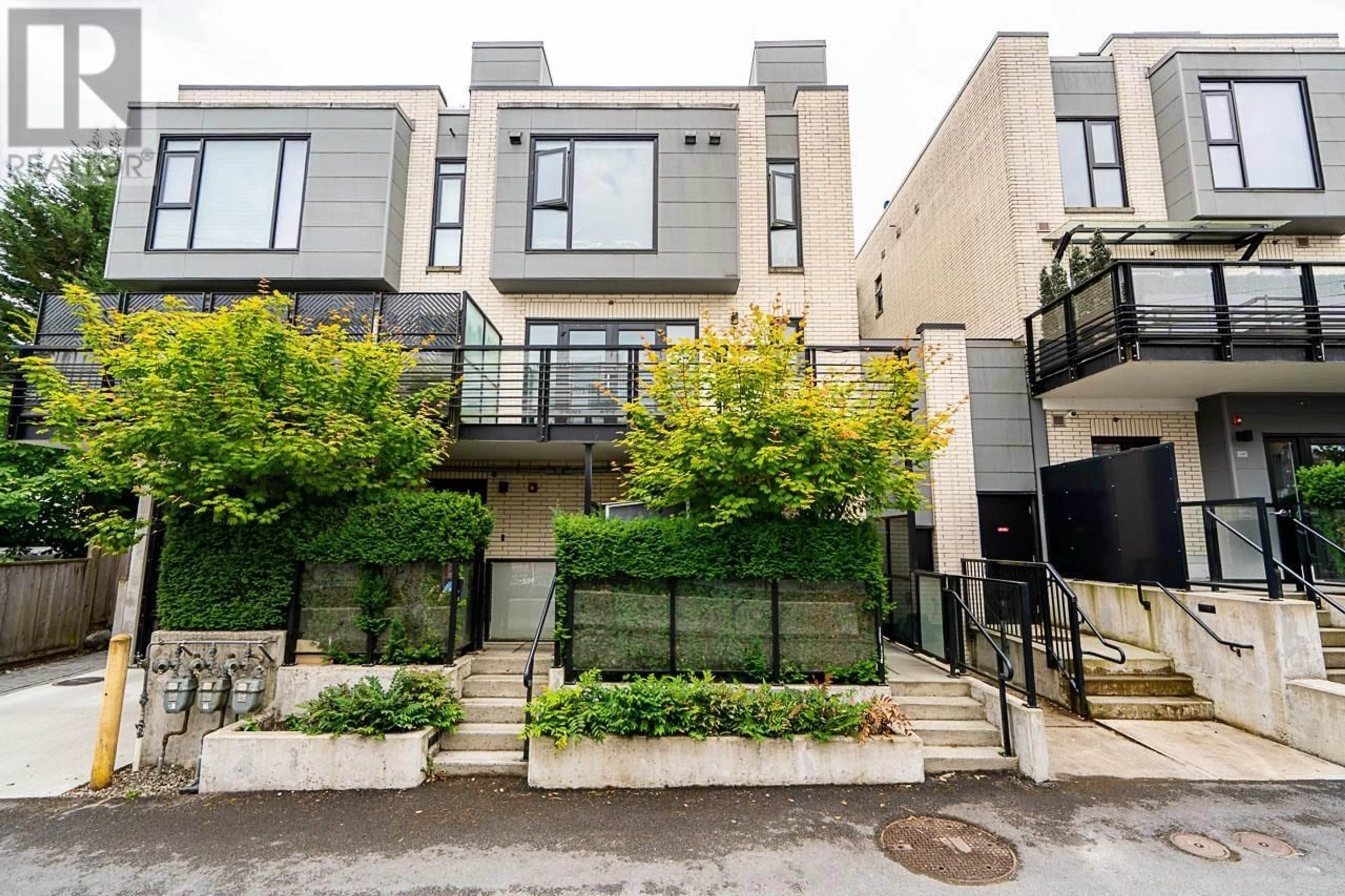 Unknown for 2 - 589 KING EDWARD AVENUE, Vancouver British Columbia V5Z2C4
