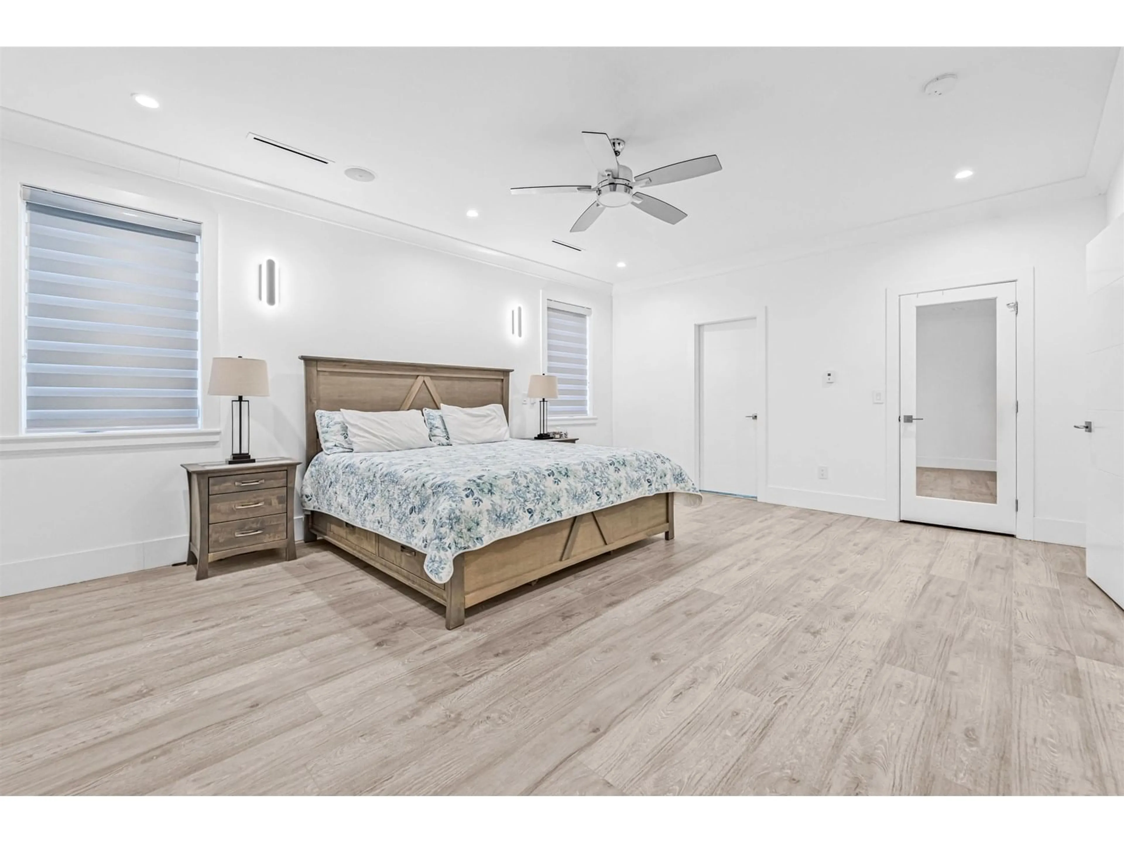 Bedroom with bed, wood/laminate floor for 5538 184, Surrey British Columbia V3S1E1
