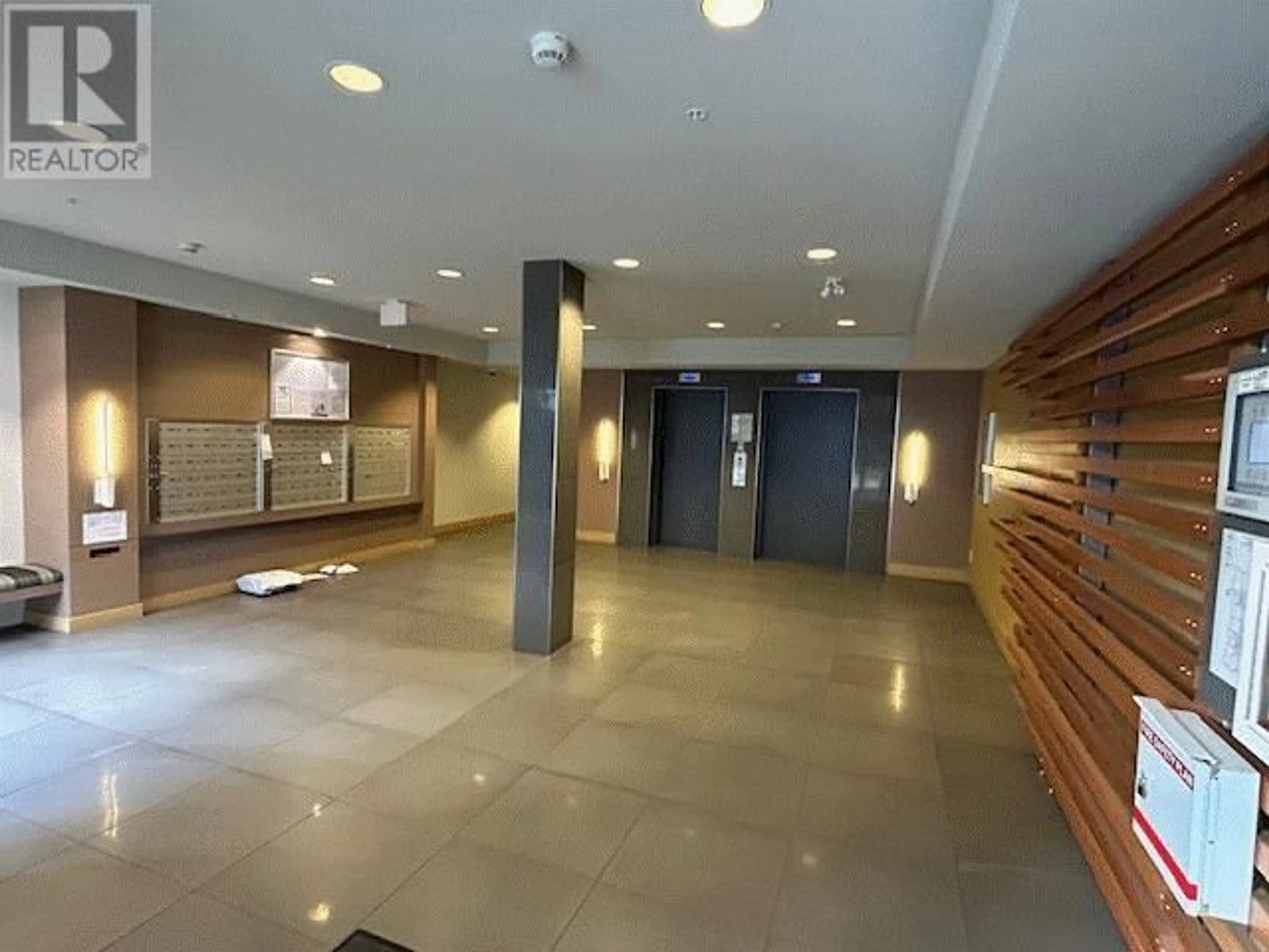 Indoor foyer for 703 - 10033 RIVER DRIVE, Richmond British Columbia V6X0L1