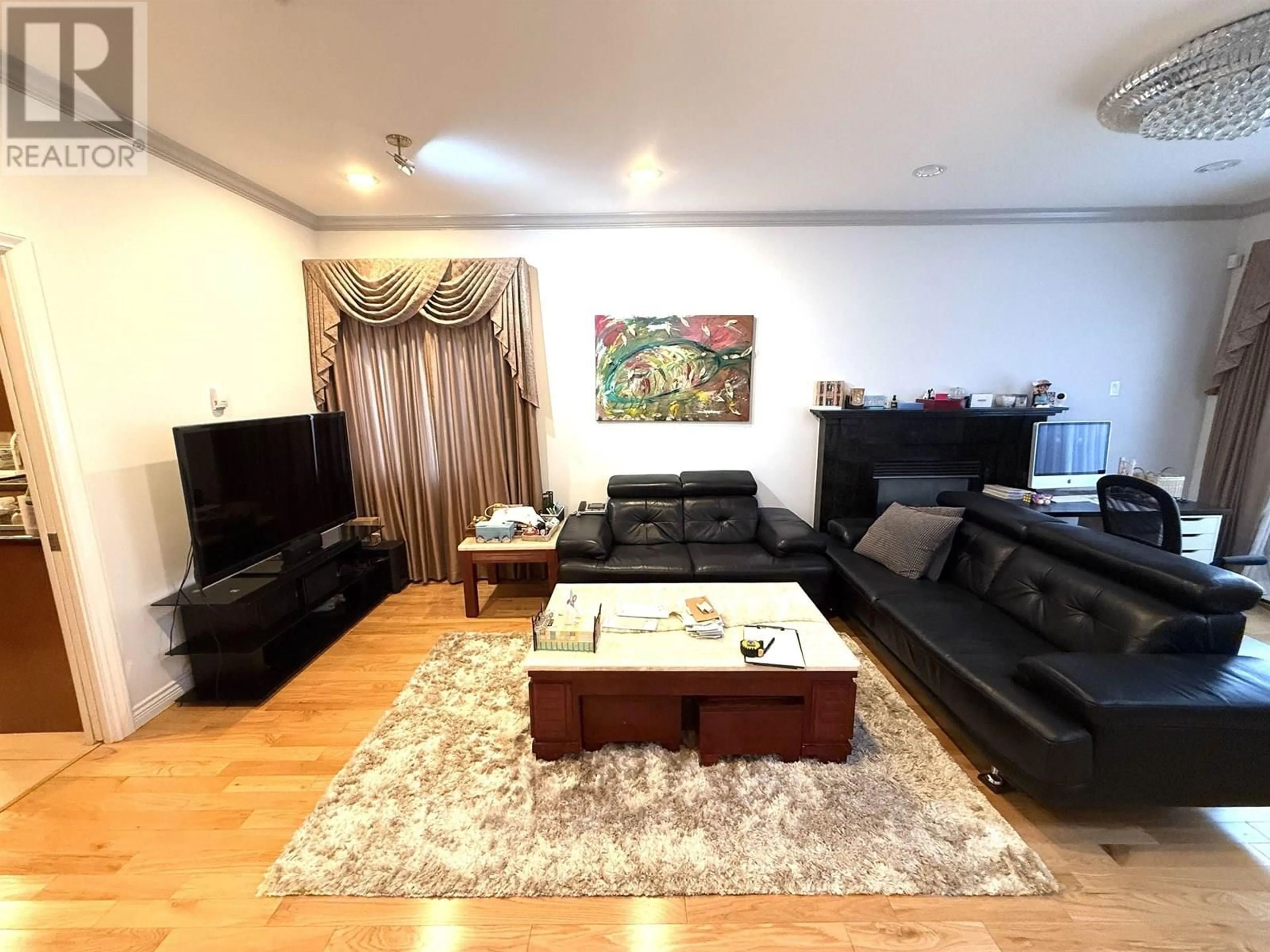 Living room with furniture, wood/laminate floor for 2222 44TH AVENUE, Vancouver British Columbia V5P1N4