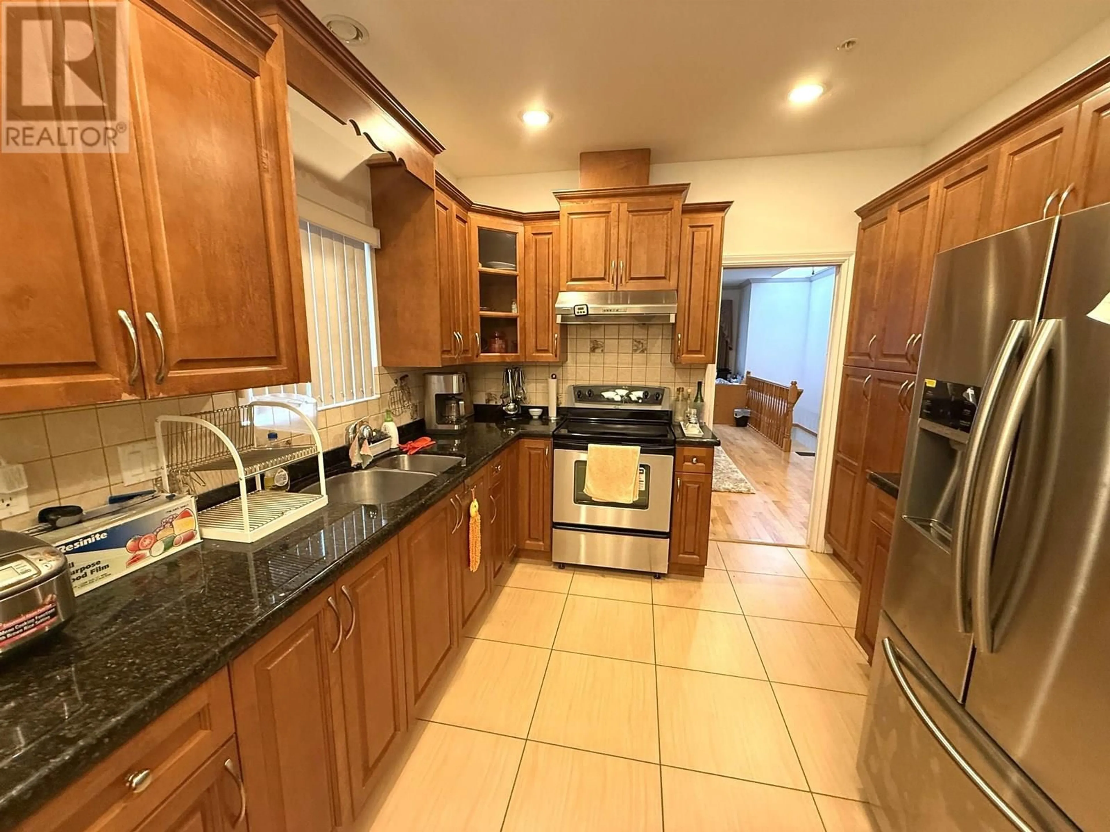 Standard kitchen, ceramic/tile floor for 2222 44TH AVENUE, Vancouver British Columbia V5P1N4