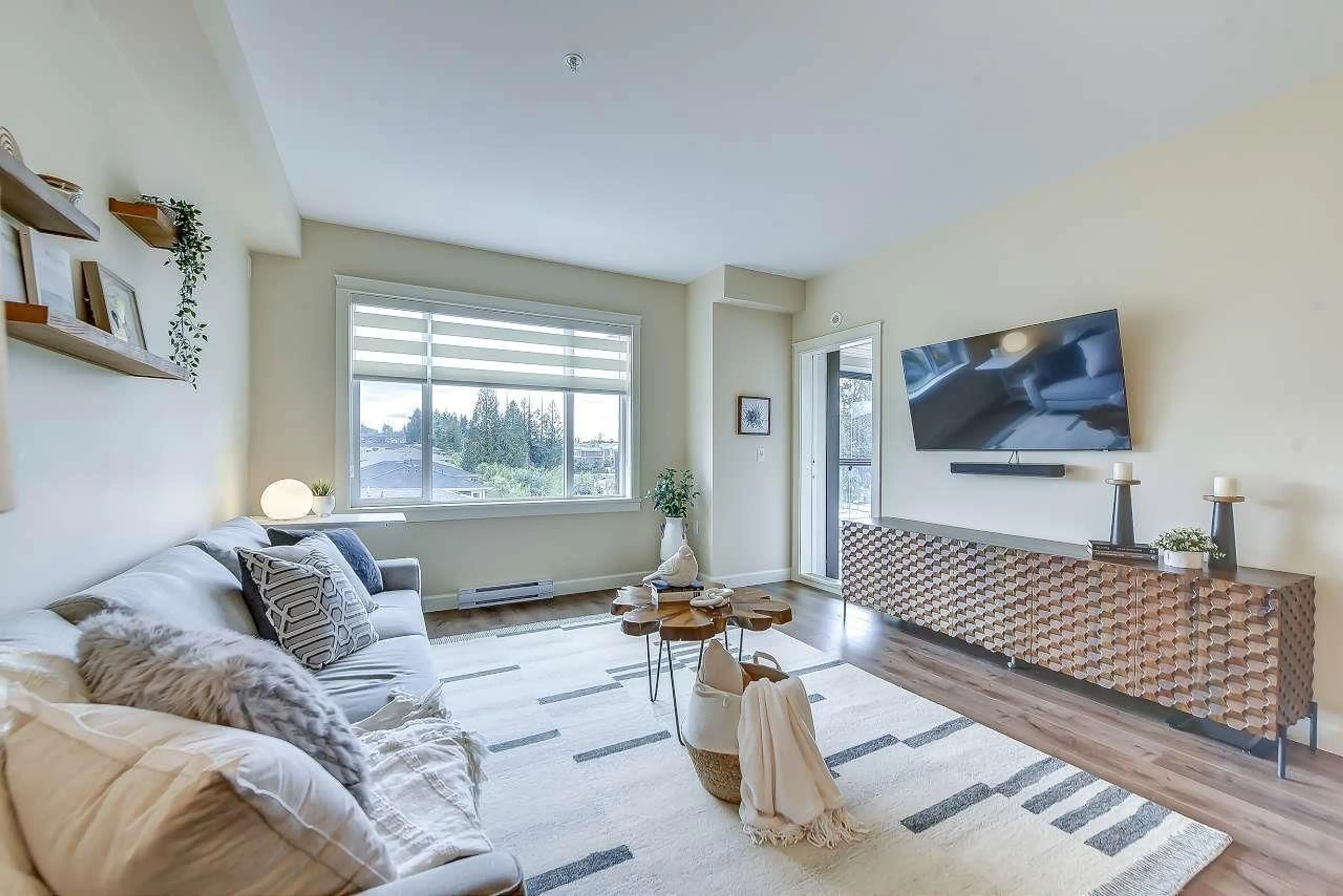 Living room with furniture, unknown for 501 - 20325 85, Langley British Columbia V2Y3L2
