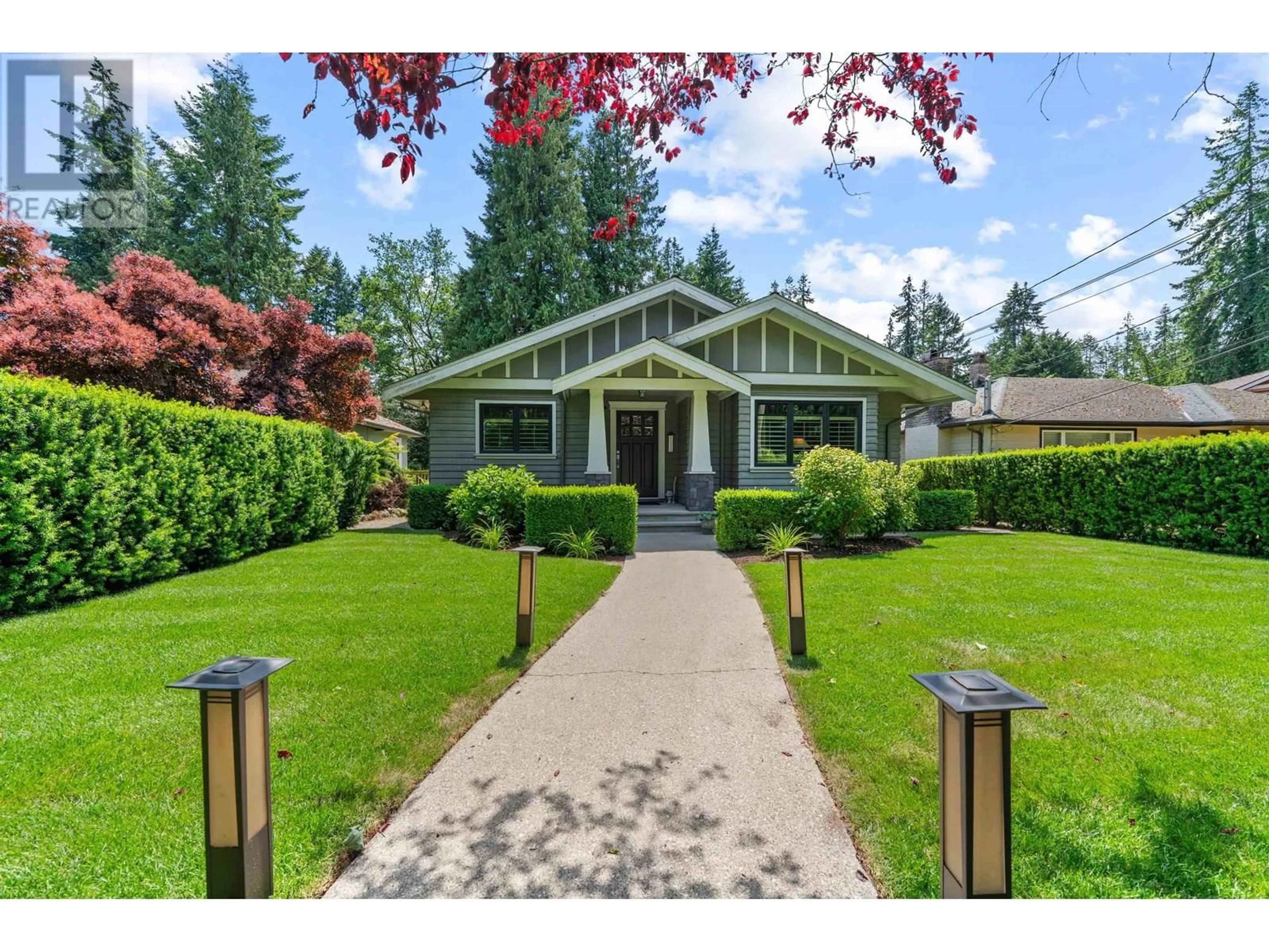 Home with vinyl exterior material, street for 1133 22ND STREET, North Vancouver British Columbia V7P2E9