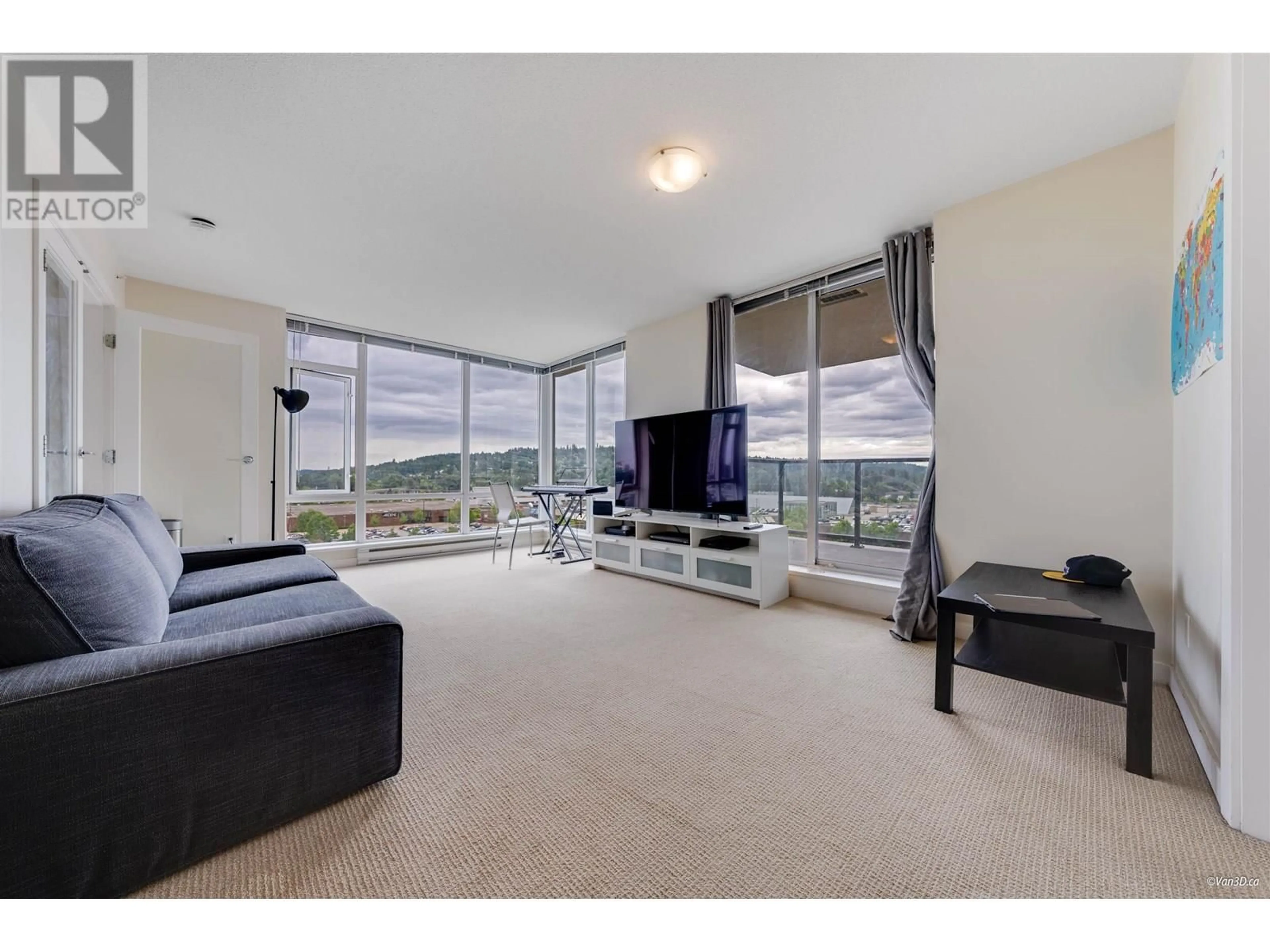 Living room with furniture, unknown for 907 - 2980 ATLANTIC AVENUE, Coquitlam British Columbia V3B0G2