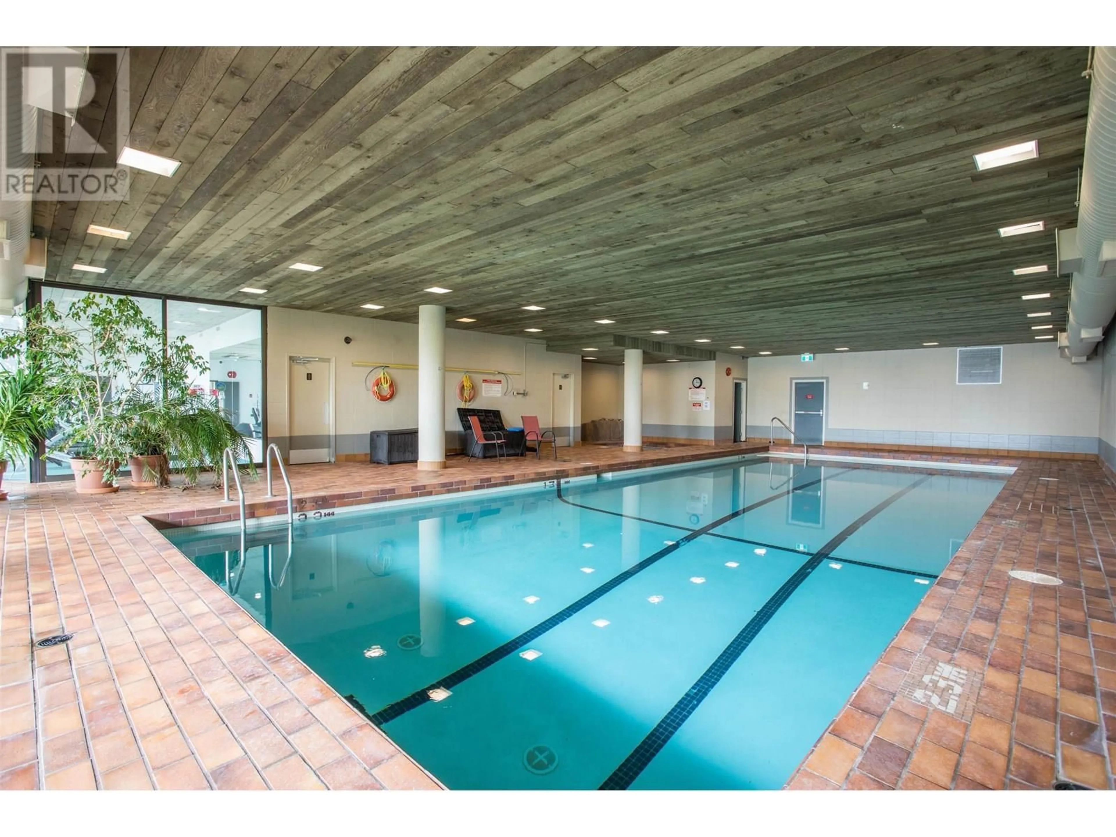 Pool for 11 - 2242 FOLKESTONE WAY, West Vancouver British Columbia V7S2X7
