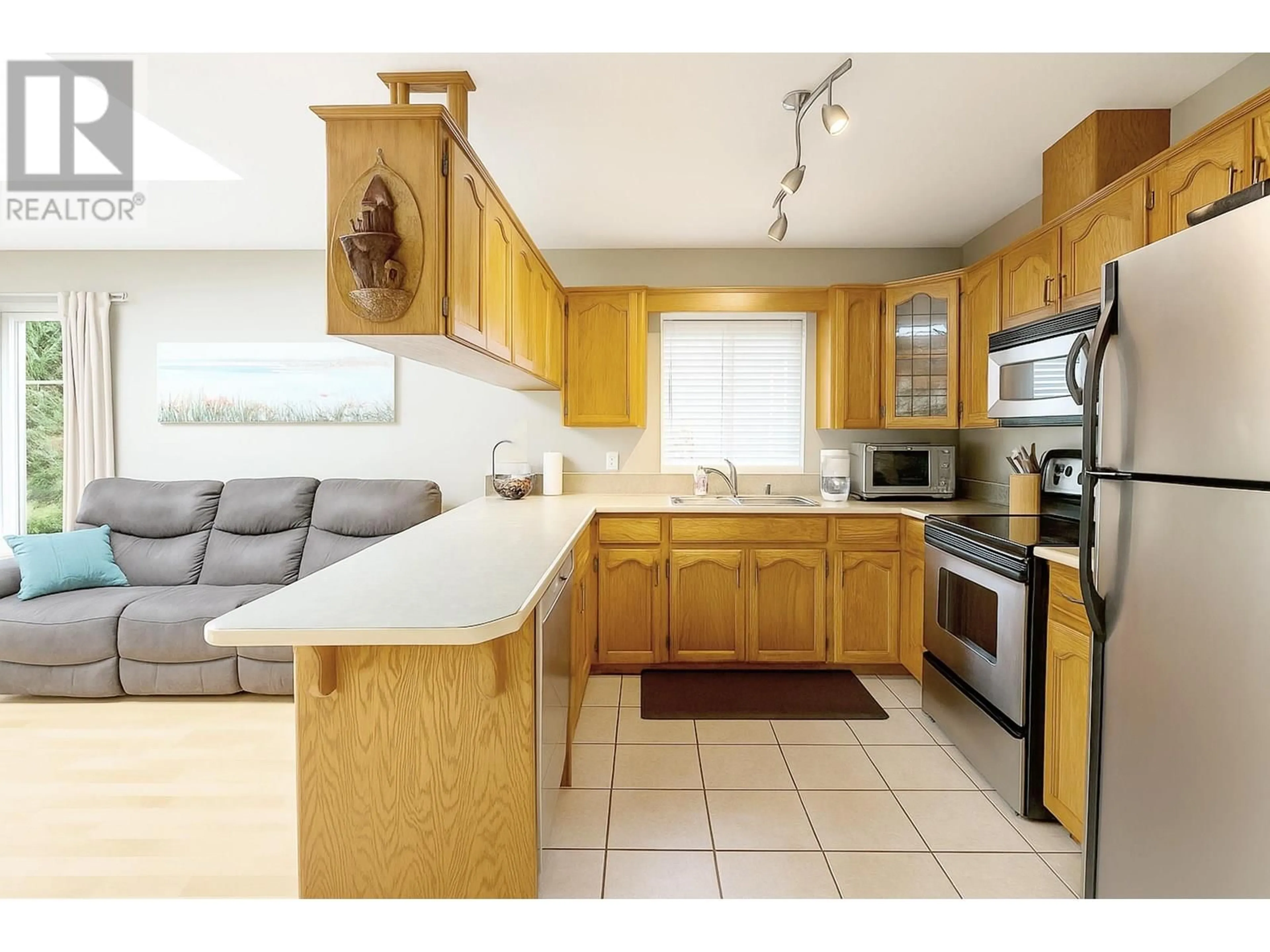 Standard kitchen, unknown for 22070 126 AVENUE, Maple Ridge British Columbia V2X0V7