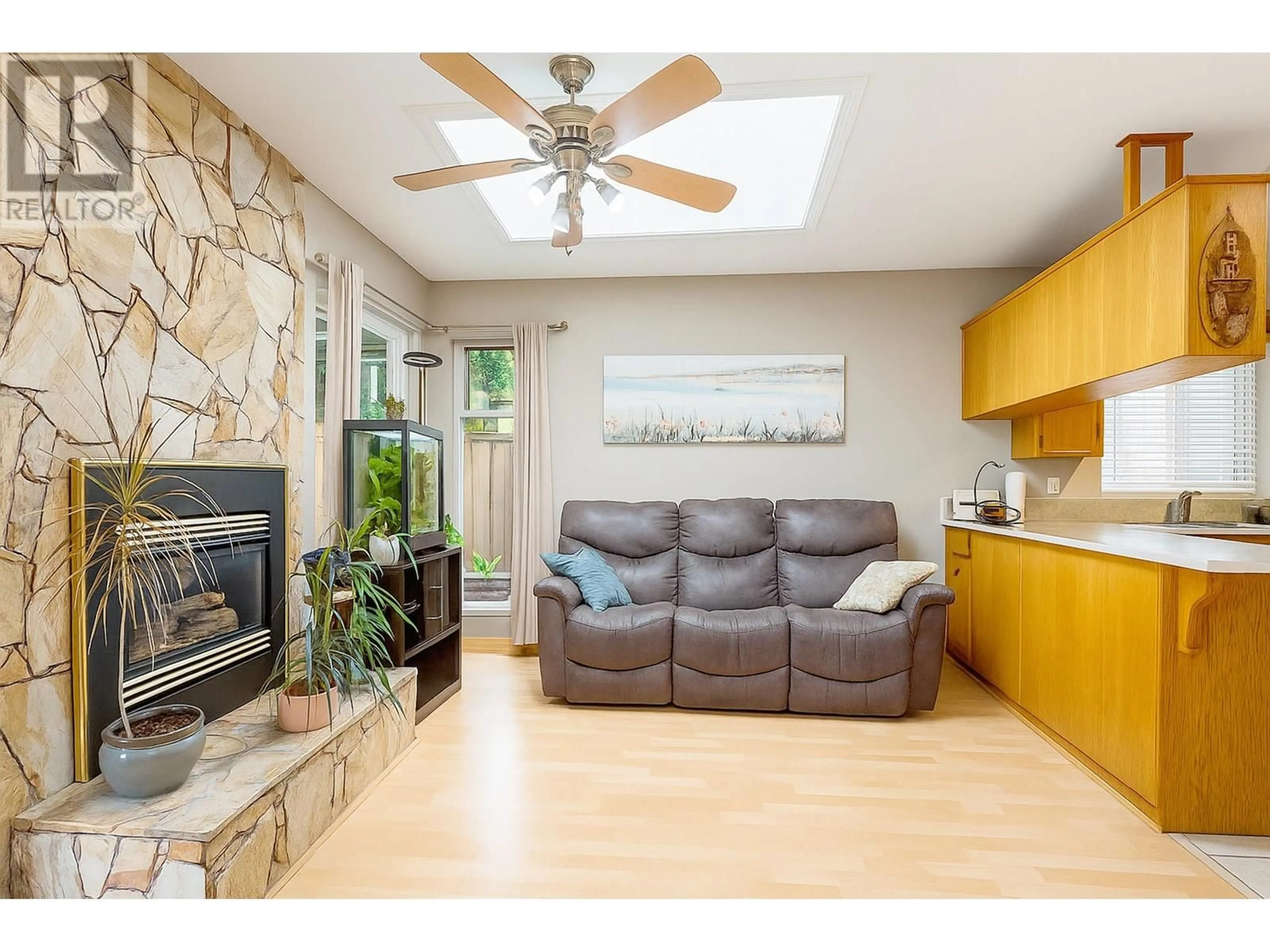 Living room with furniture, unknown for 22070 126 AVENUE, Maple Ridge British Columbia V2X0V7
