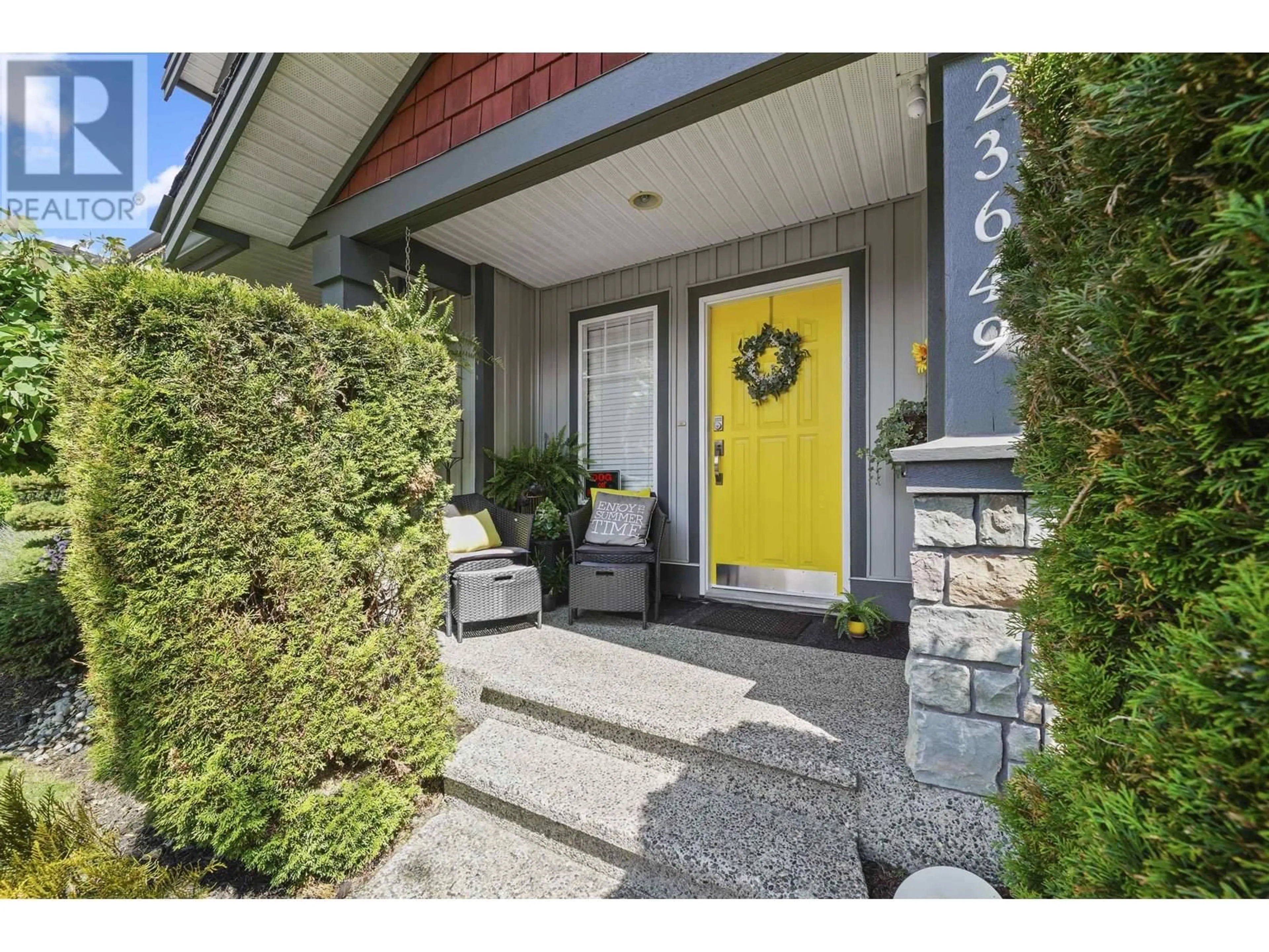 Indoor entryway for 23649 KANAKA WAY, Maple Ridge British Columbia V2N1E5