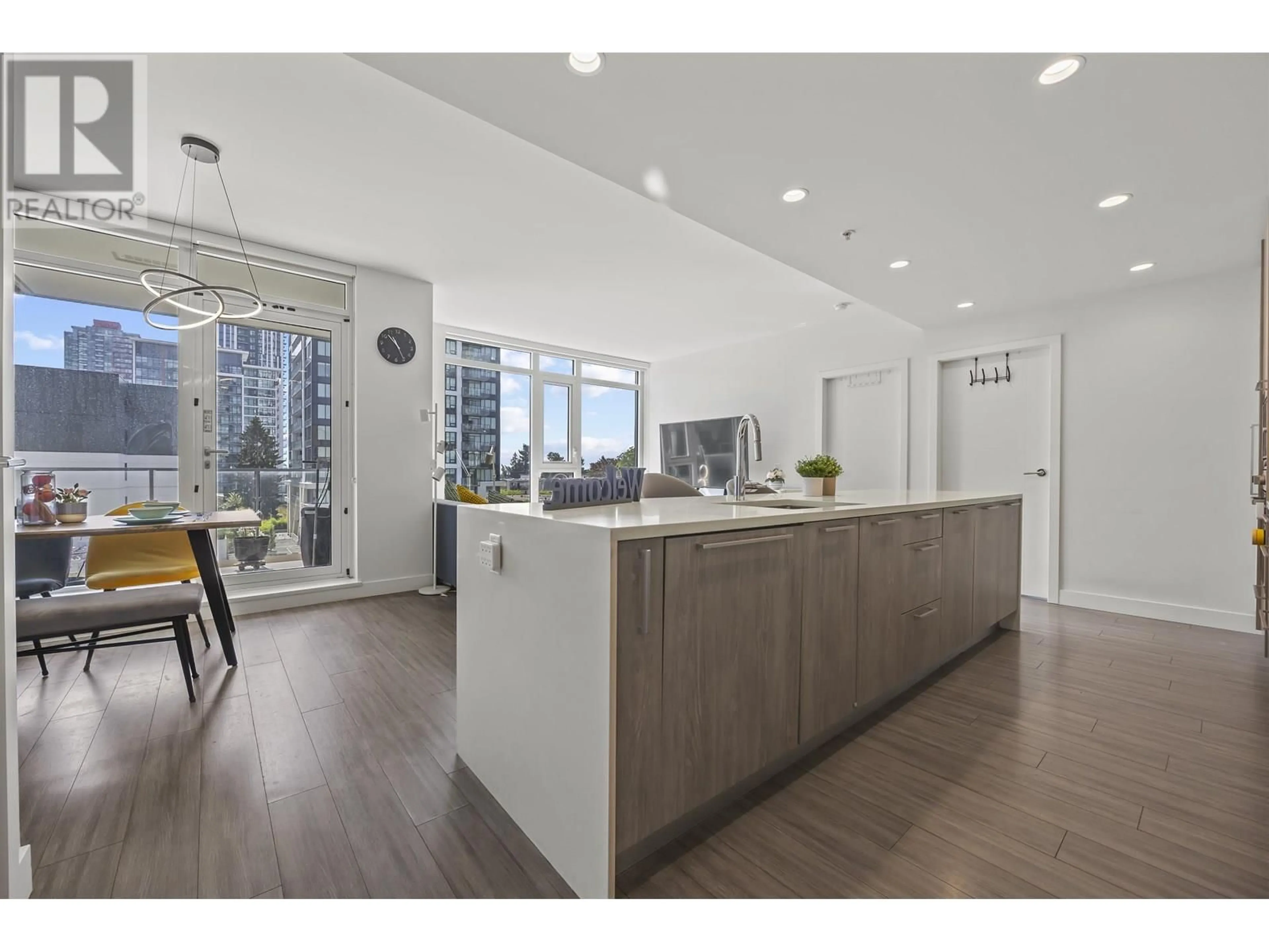 Open concept kitchen, unknown for 501 - 6398 SILVER AVENUE, Burnaby British Columbia V5H0K7