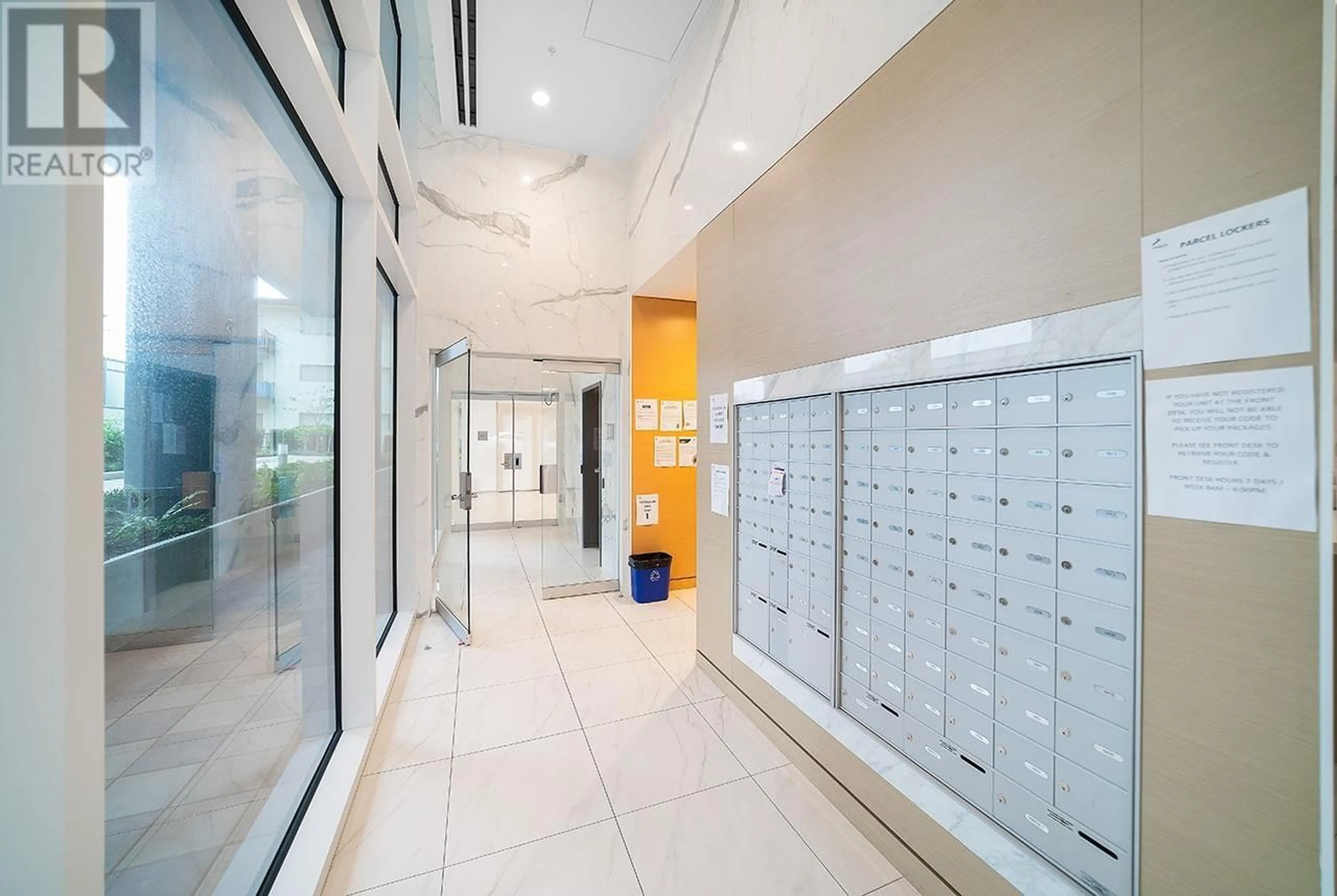 Indoor foyer for 501 - 6398 SILVER AVENUE, Burnaby British Columbia V5H0K7