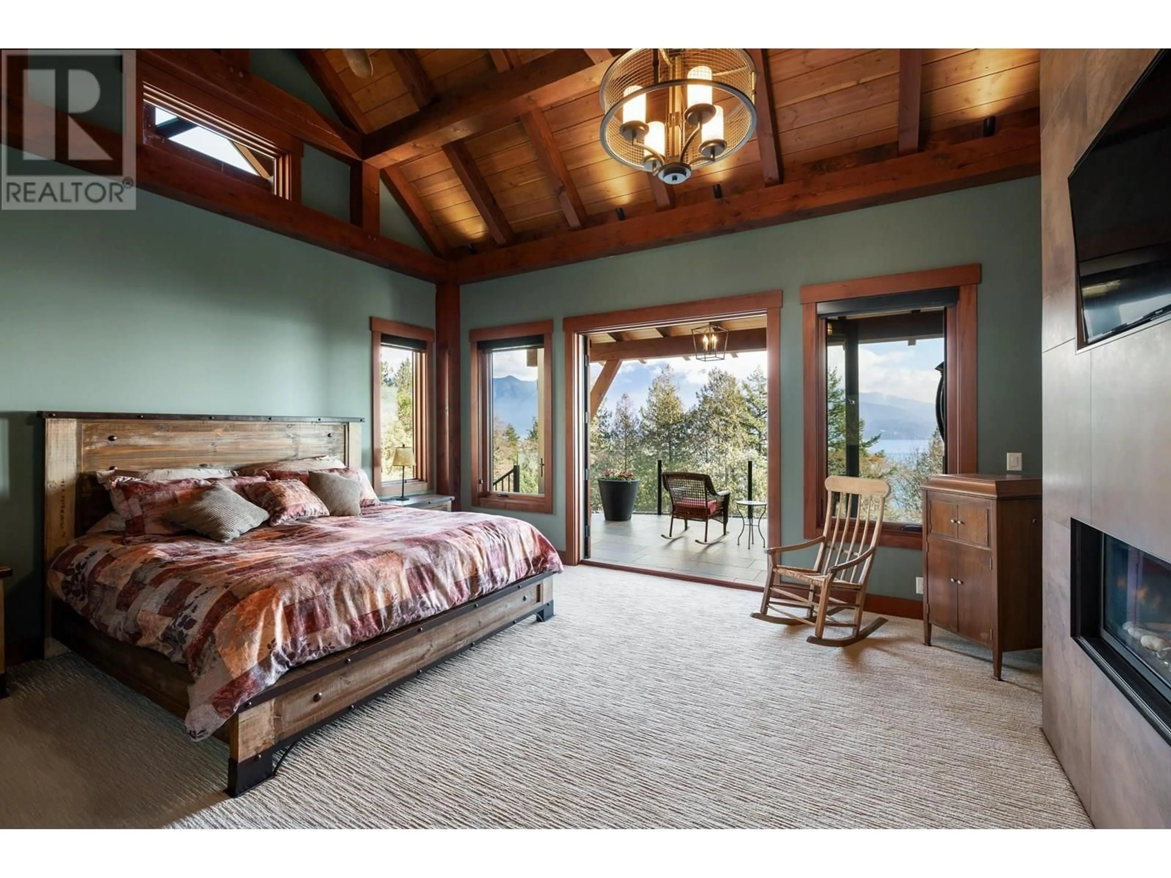 Bedroom with bed, unknown for 800 TAYLOR ROAD, Bowen Island British Columbia V0N1G1