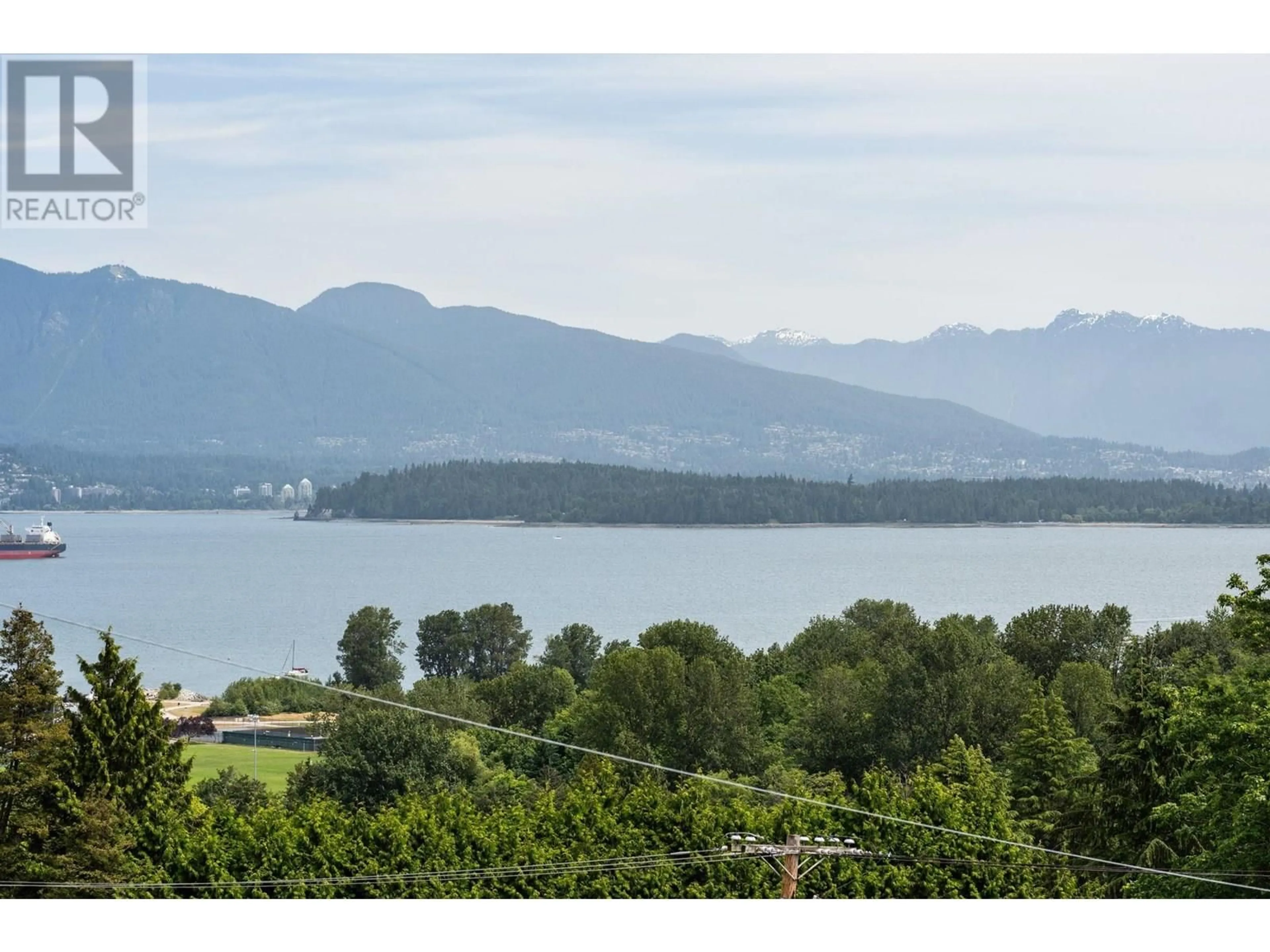 A pic from outside/outdoor area/front of a property/back of a property/a pic from drone, water/lake/river/ocean view for 4409 WEST 5TH AVENUE, Vancouver British Columbia V6R1S4