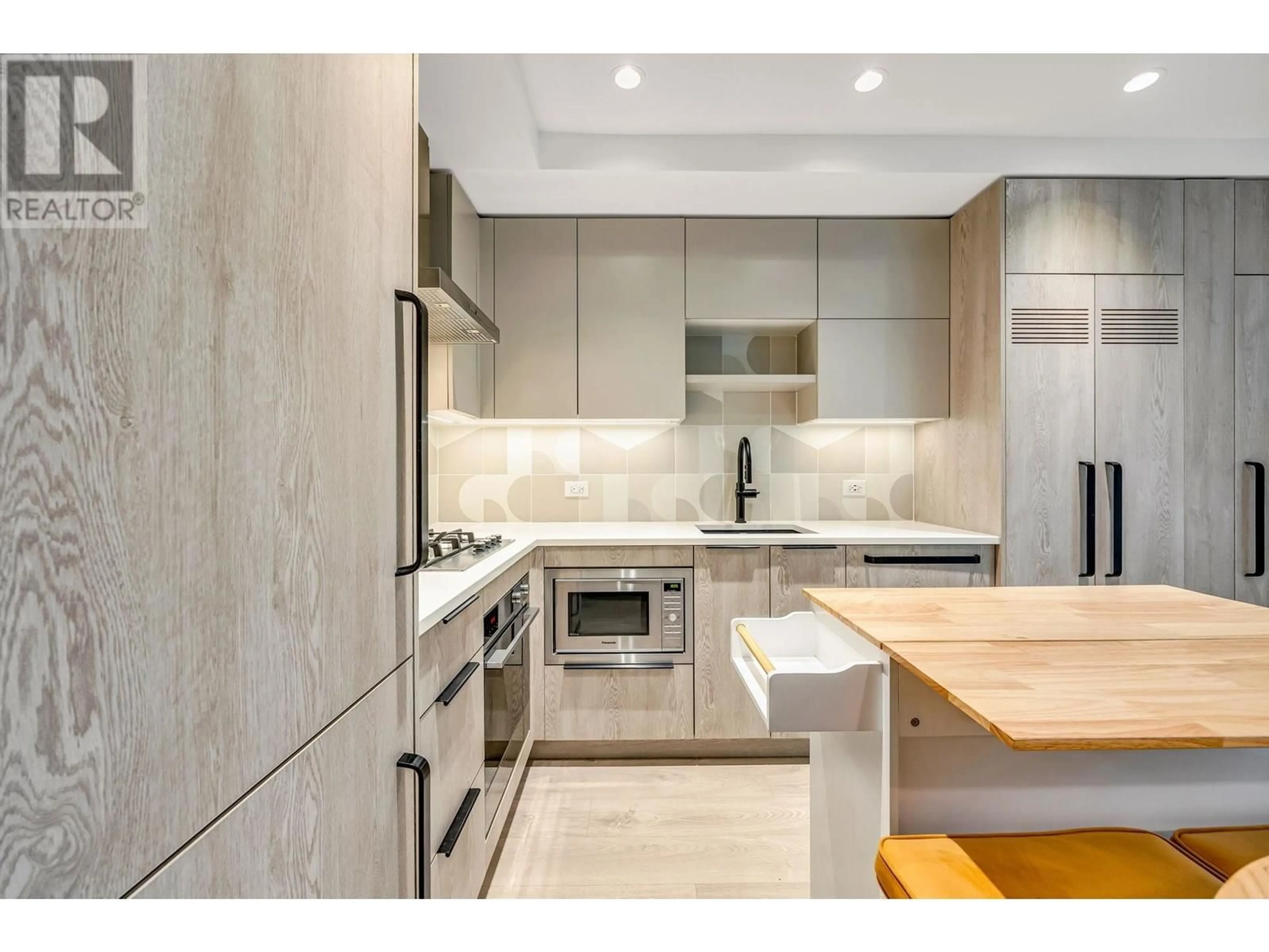 Contemporary kitchen, ceramic/tile floor for 308 15TH AVENUE, Vancouver British Columbia V5T2R1