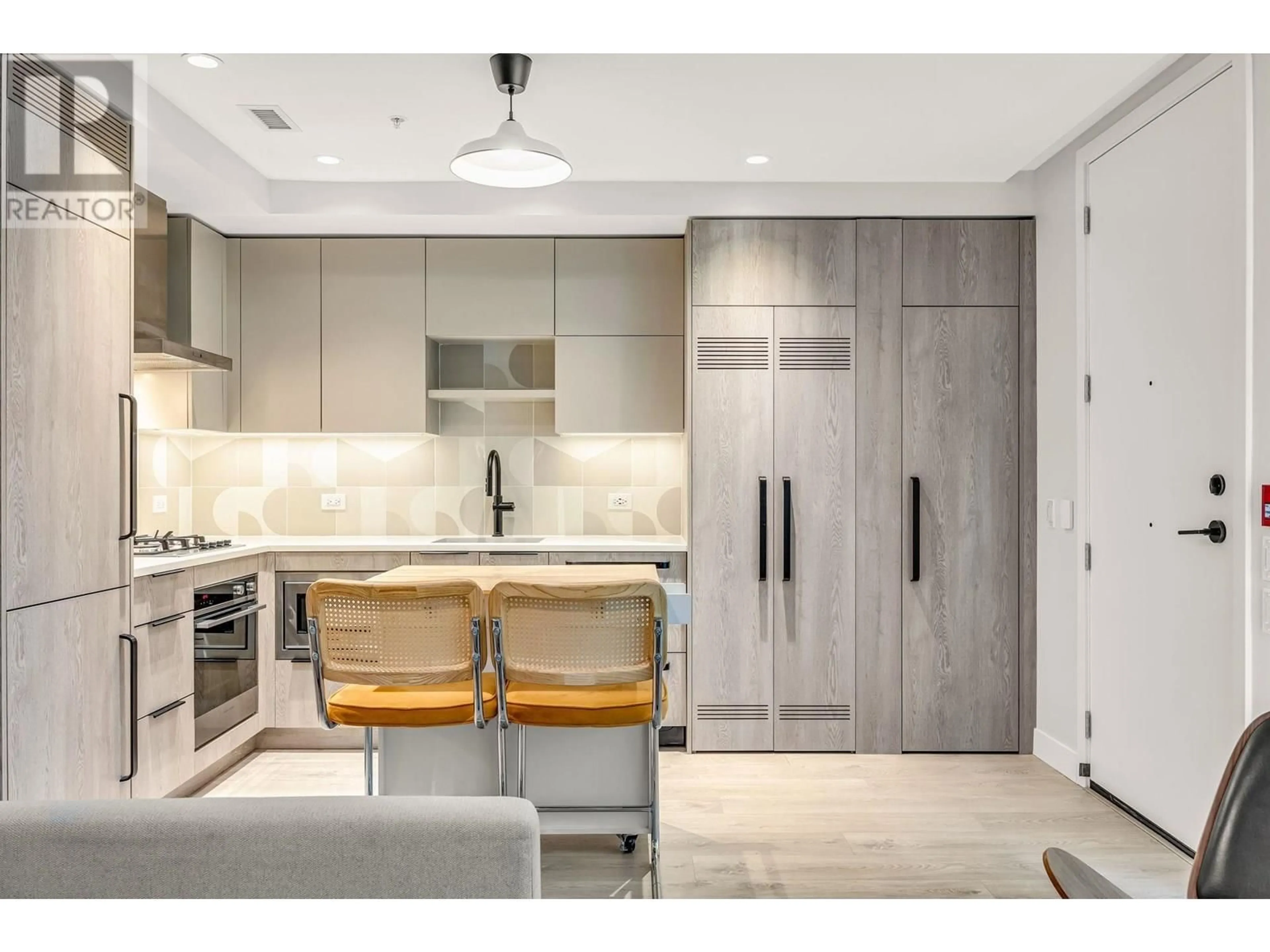 Contemporary kitchen, ceramic/tile floor for 308 15TH AVENUE, Vancouver British Columbia V5T2R1