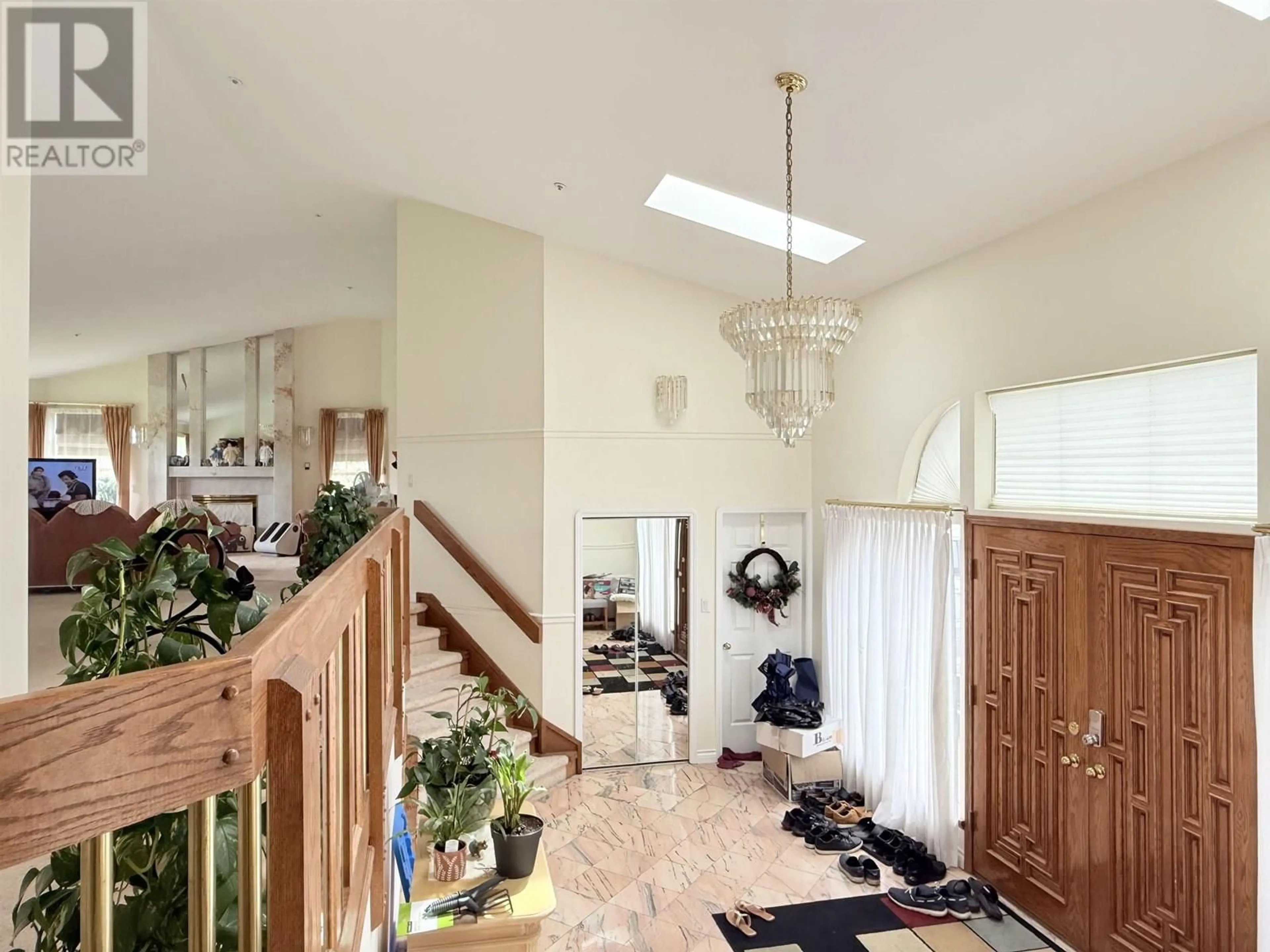 Indoor foyer for 55 - 5380 SMITH DRIVE, Richmond British Columbia V6V2K8