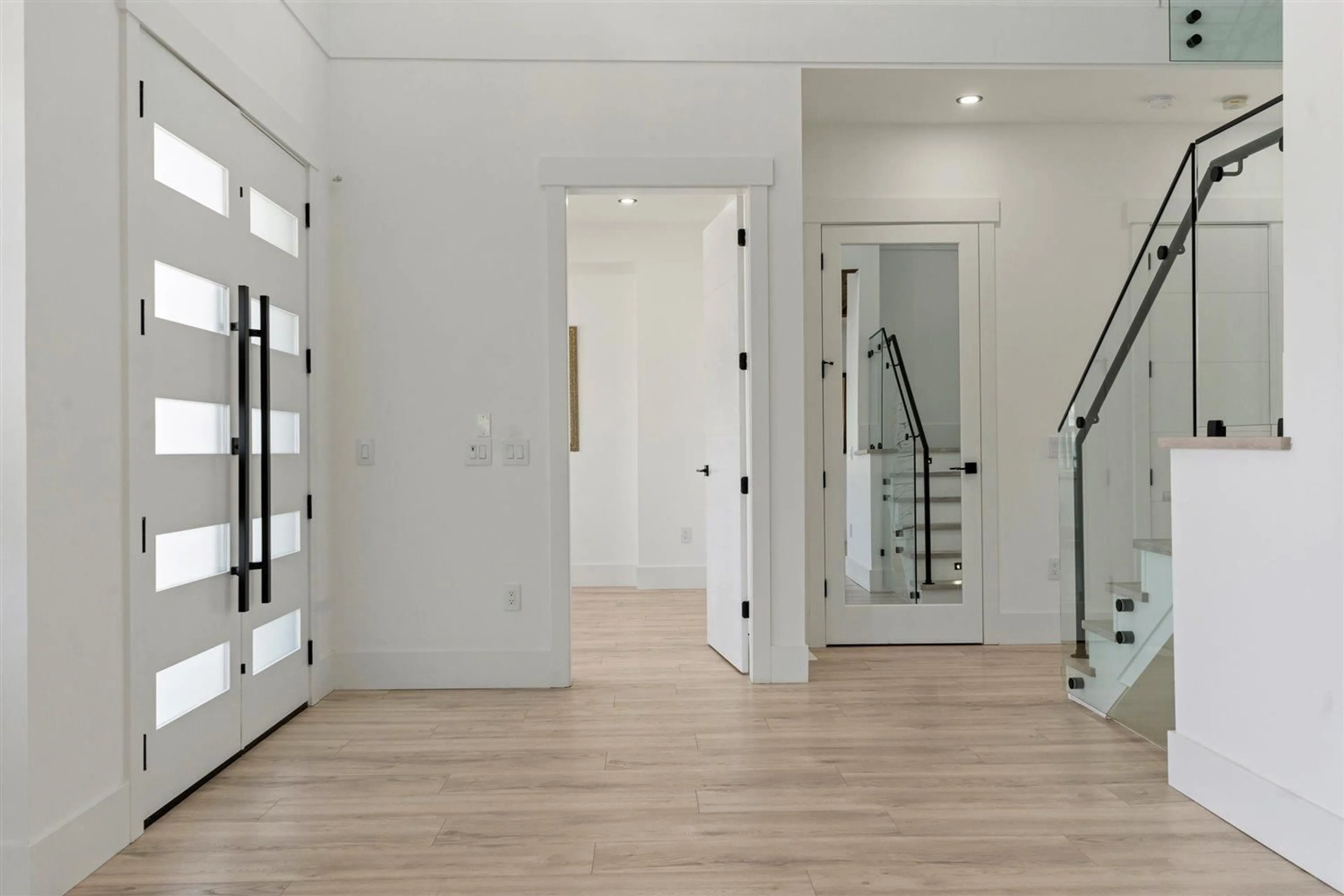 Indoor foyer for 8182 BOUNTY PLACE, Chilliwack British Columbia V4Z0E4