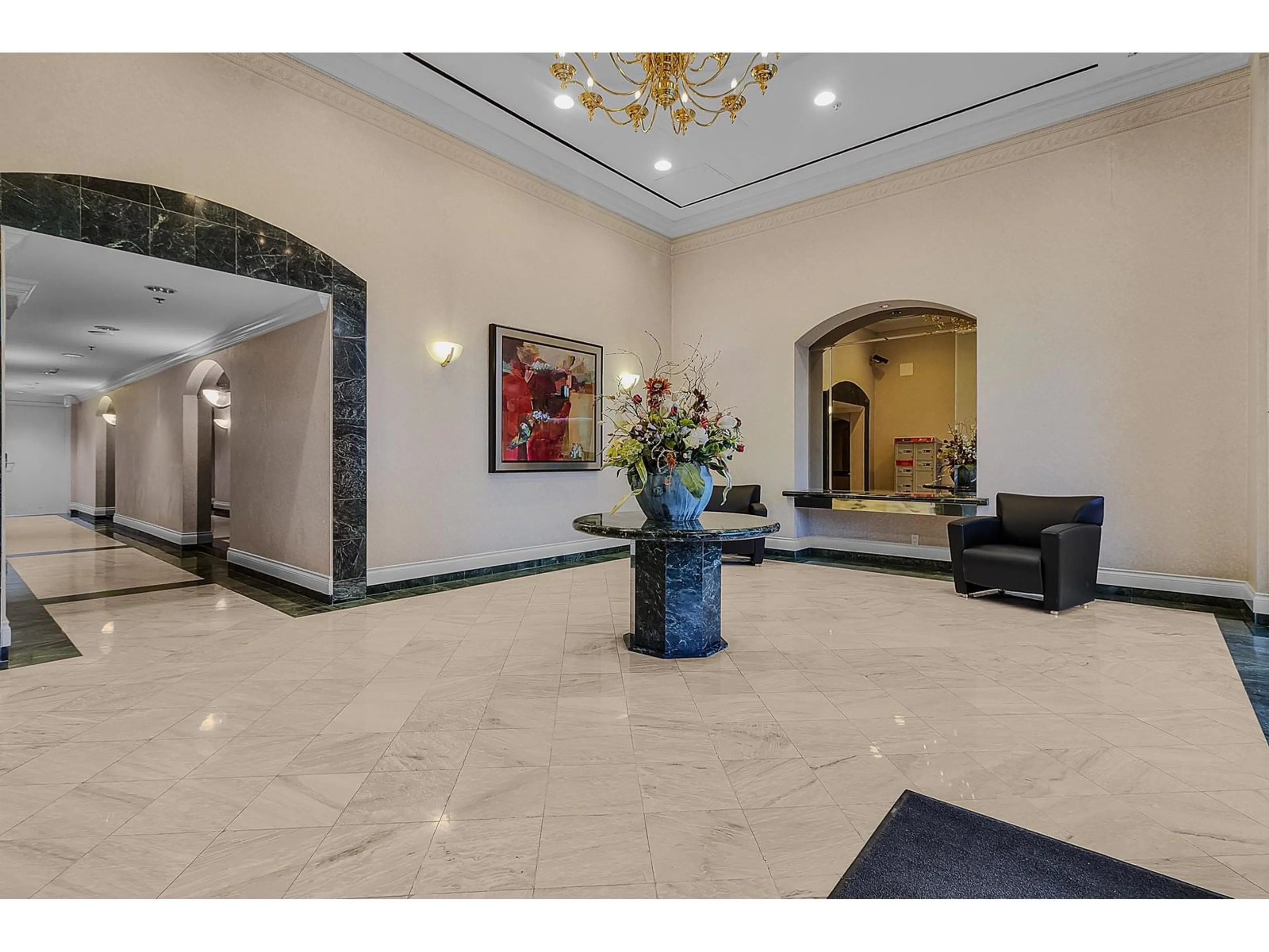 Lobby for 901 - 32330 SOUTH FRASER, Abbotsford British Columbia V2T1X1