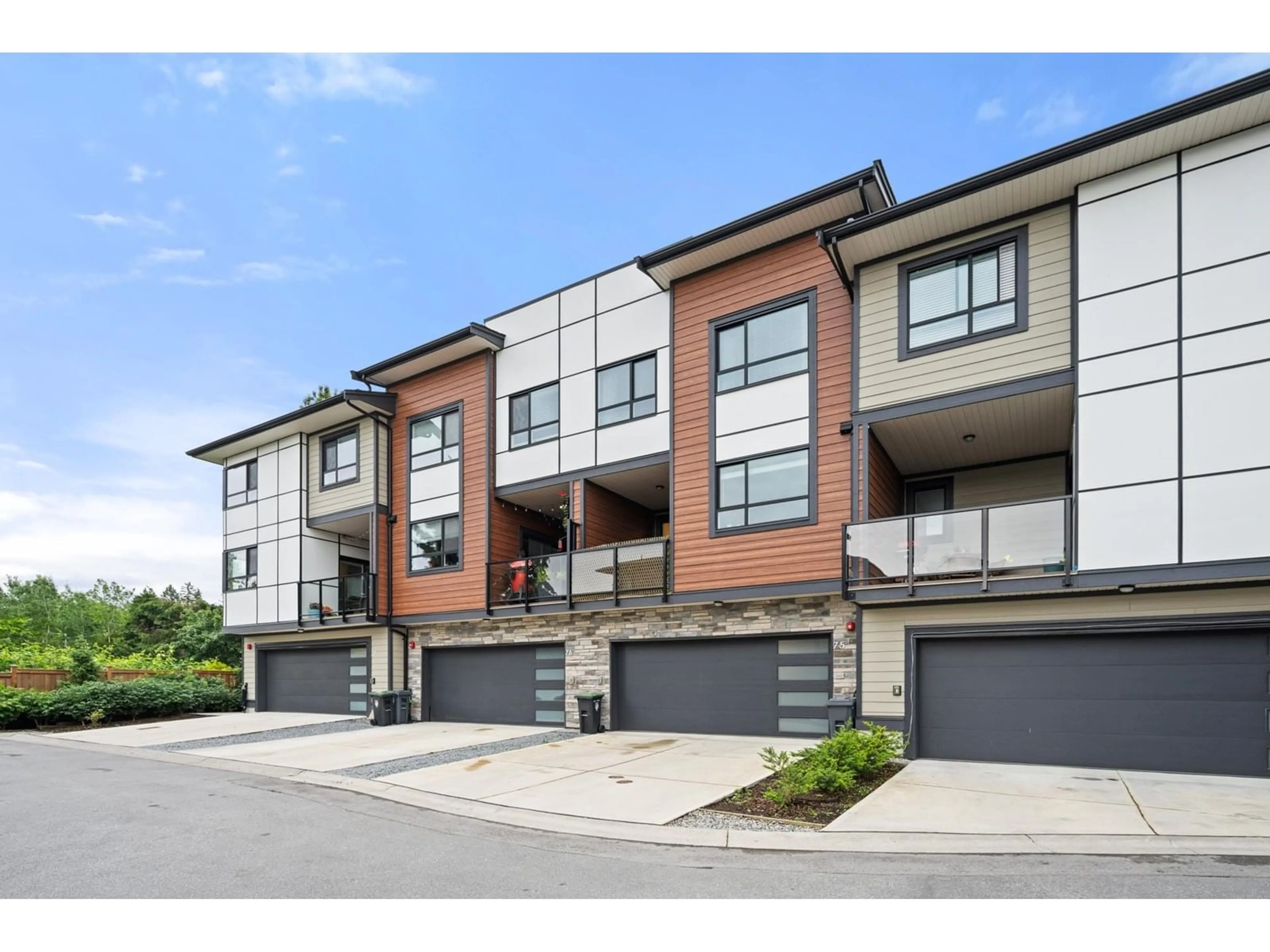 Unknown for 75 - 20150 81, Langley British Columbia V2Y3L8