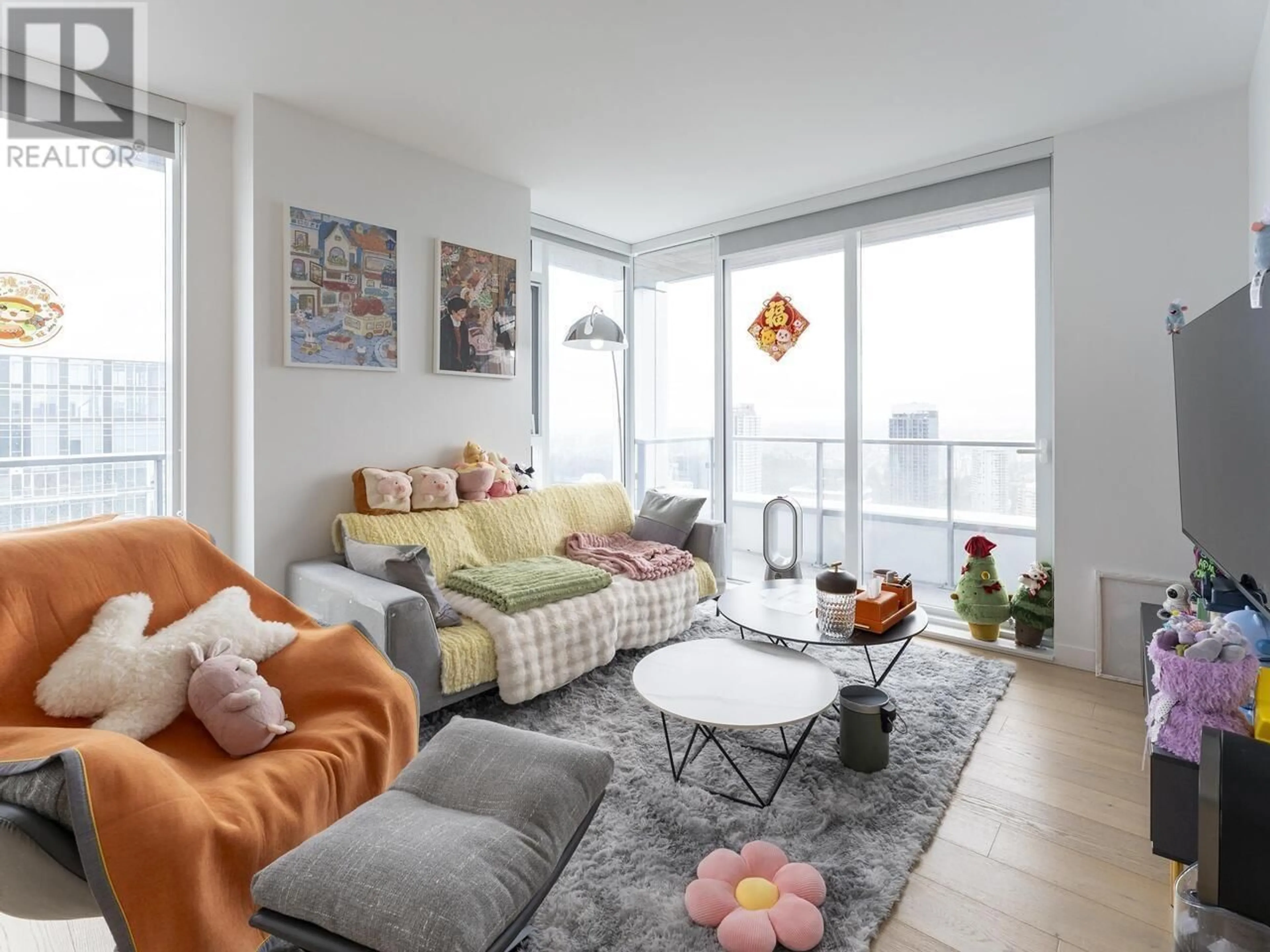 Living room with furniture, unknown for 4404 - 6000 MCKAY AVENUE, Burnaby British Columbia V5H0K2