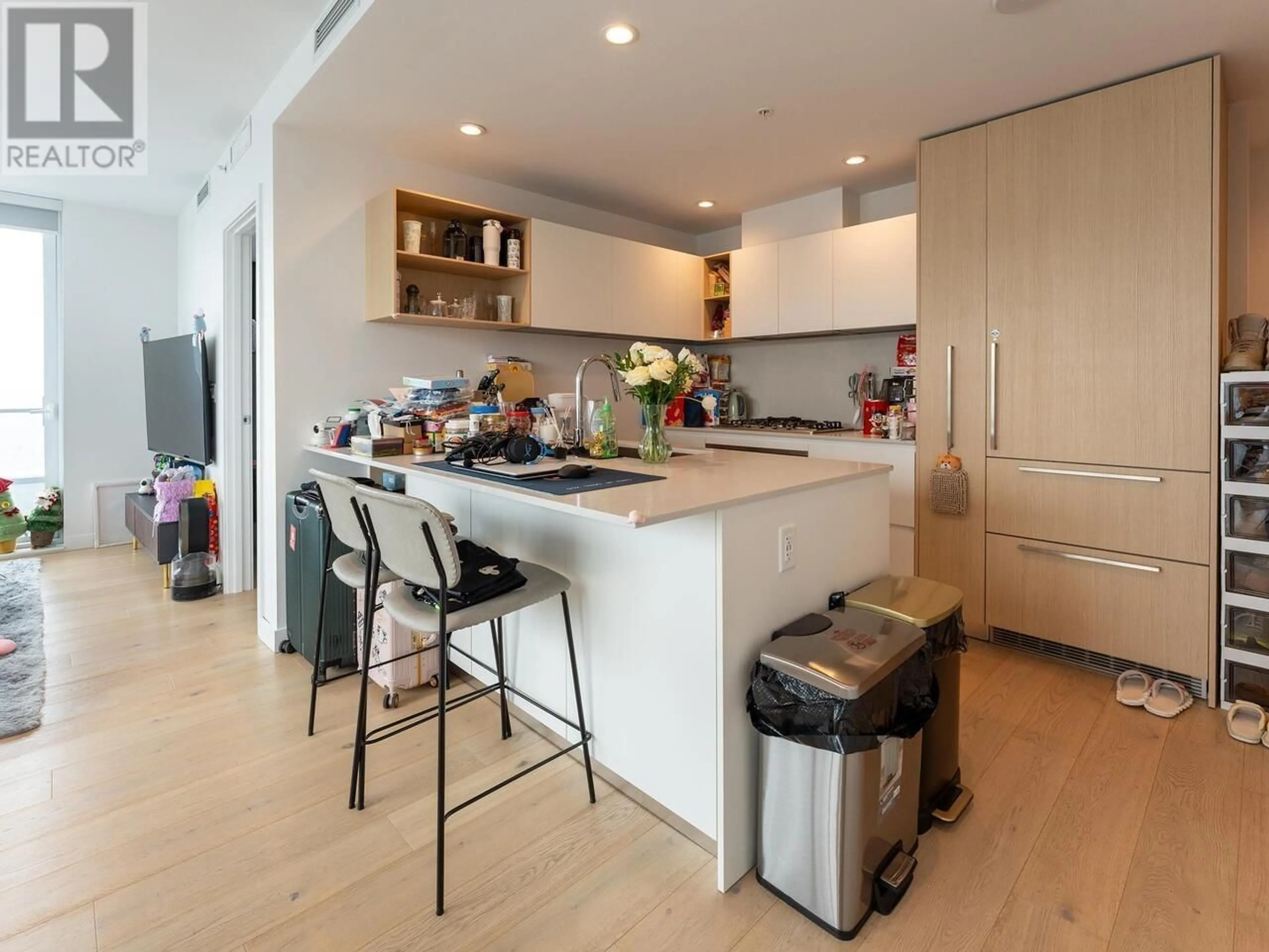 Contemporary kitchen, unknown for 4404 - 6000 MCKAY AVENUE, Burnaby British Columbia V5H0K2