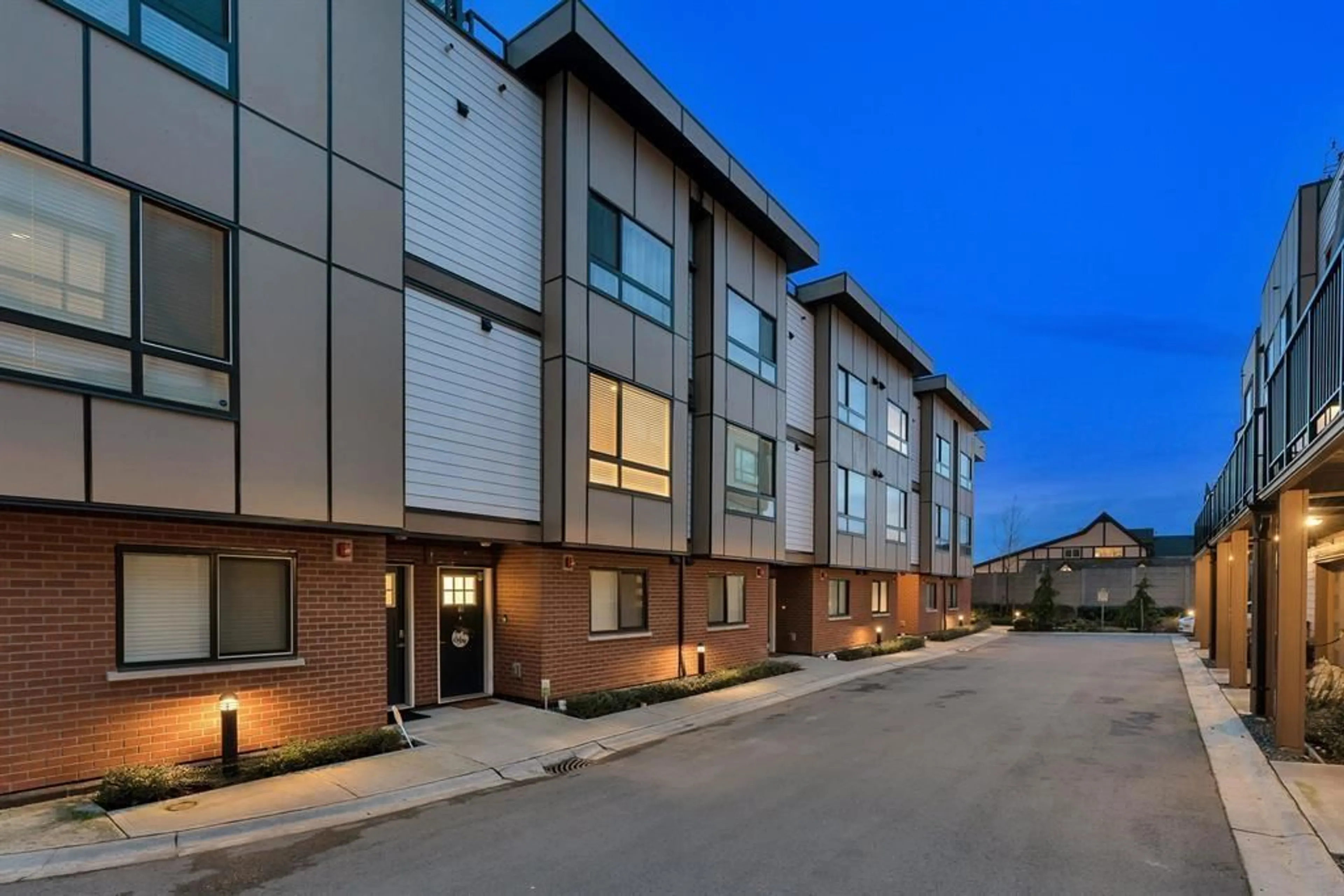 Patio, street for 26 - 19624 56, Langley British Columbia V3A3X6